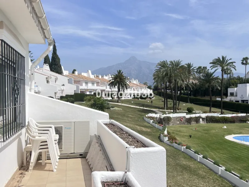Apartment - Duplex в продаже в Marbella, Málaga. В доме 4 спален и 4 ванных комнат. Площадь дома 216 м²