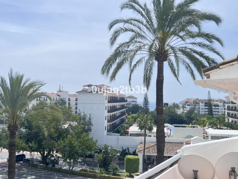 Apartment - Duplex в продаже в Marbella, Málaga. В доме 4 спален и 4 ванных комнат. Площадь дома 216 м²