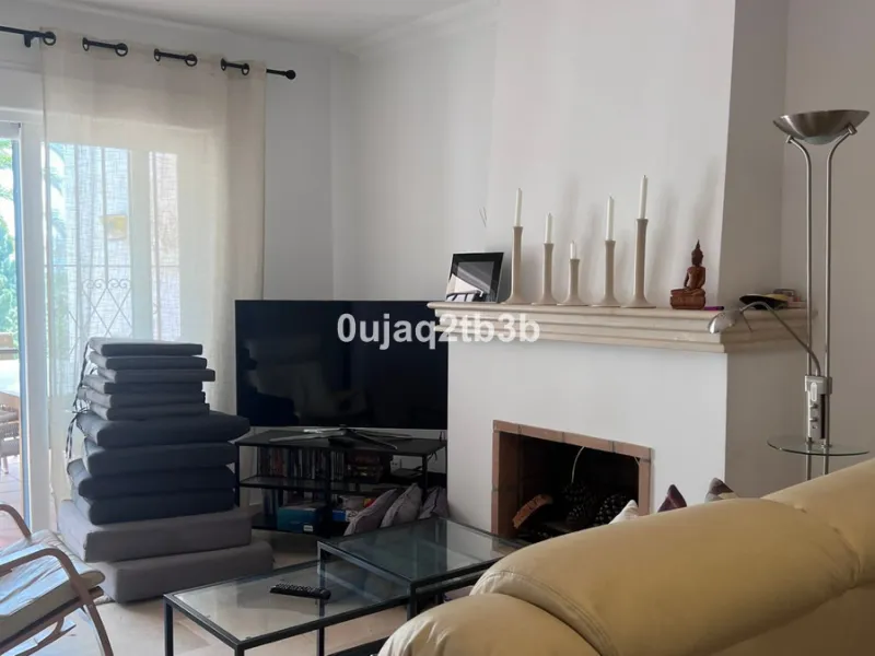 Apartment - Duplex в продаже в Marbella, Málaga. В доме 4 спален и 4 ванных комнат. Площадь дома 216 м²