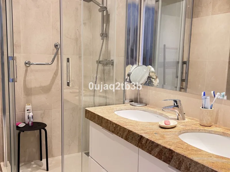 Apartment - Duplex в продаже в Marbella, Málaga. В доме 4 спален и 4 ванных комнат. Площадь дома 216 м²