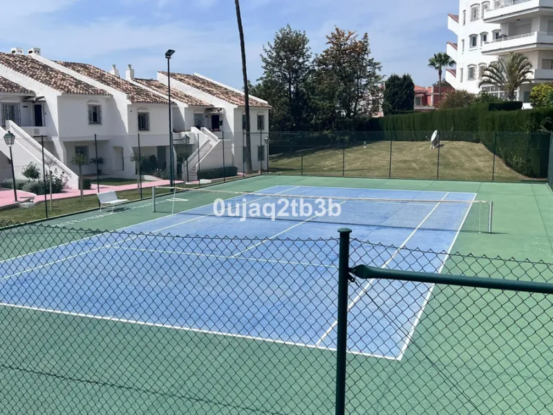 Apartment - Duplex в продаже в Marbella, Málaga. В доме 4 спален и 4 ванных комнат. Площадь дома 216 м²