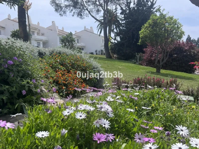 Apartment - Duplex в продаже в Marbella, Málaga. В доме 4 спален и 4 ванных комнат. Площадь дома 216 м²