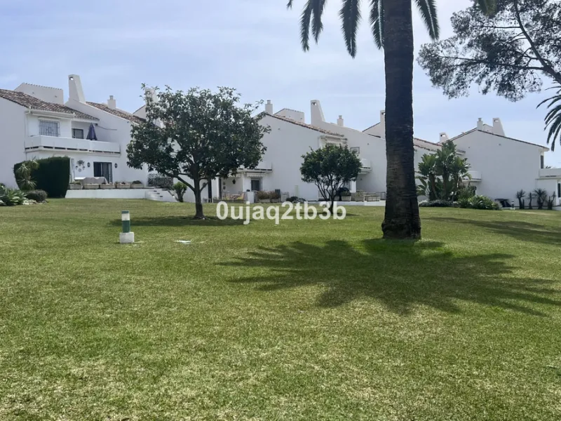 Apartment - Duplex в продаже в Marbella, Málaga. В доме 4 спален и 4 ванных комнат. Площадь дома 216 м²