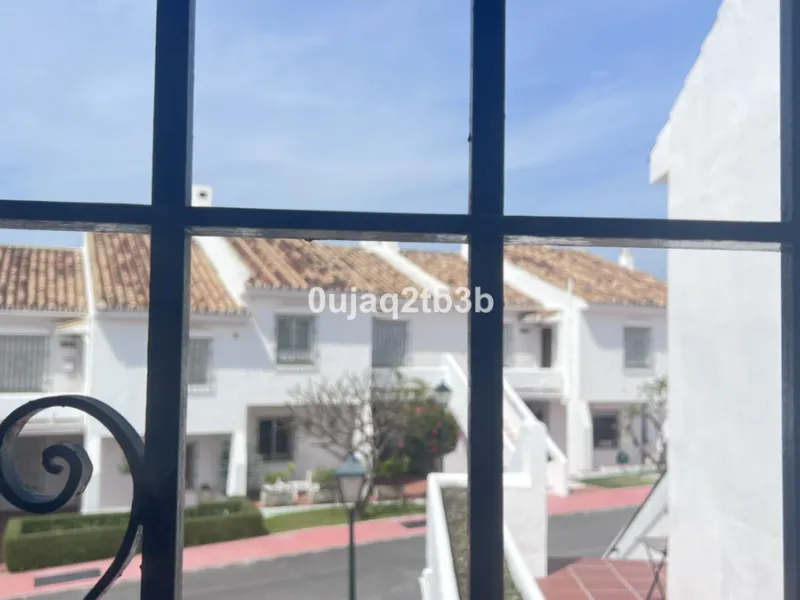 Apartment - Duplex в продаже в Marbella, Málaga. В доме 4 спален и 4 ванных комнат. Площадь дома 216 м²