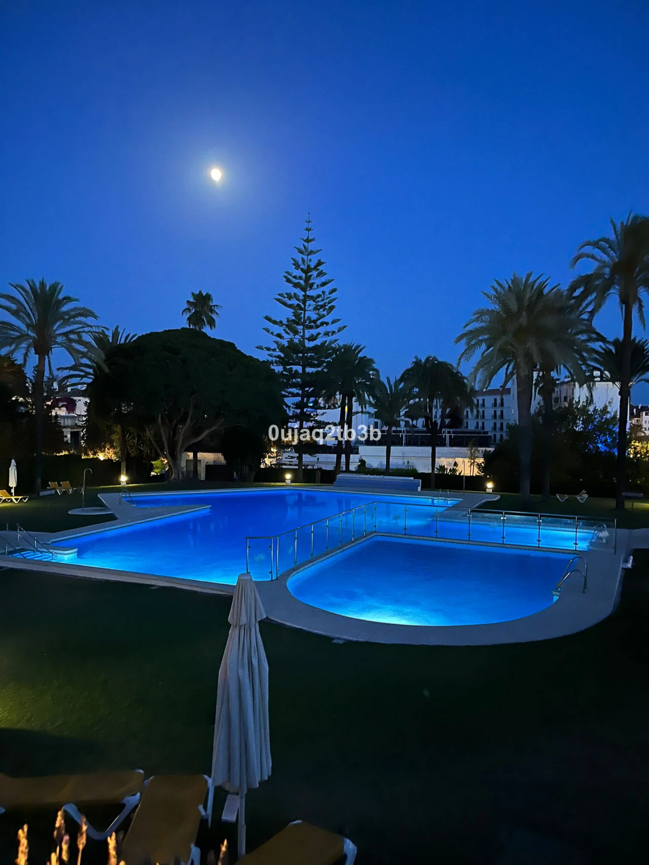 Apartment - Duplex в продаже в Marbella, Málaga. В доме 4 спален и 4 ванных комнат. Площадь дома 216 м²