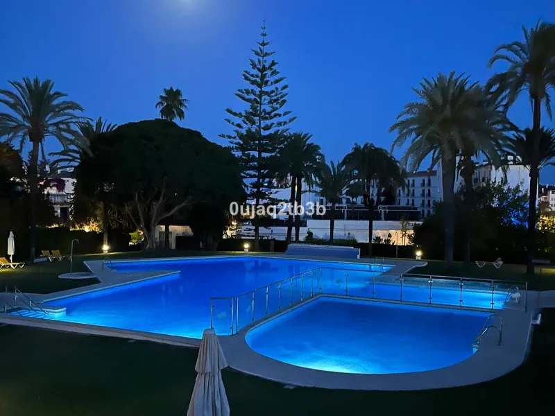 Apartment - Duplex в продаже в Marbella, Málaga. В доме 4 спален и 4 ванных комнат. Площадь дома 216 м²