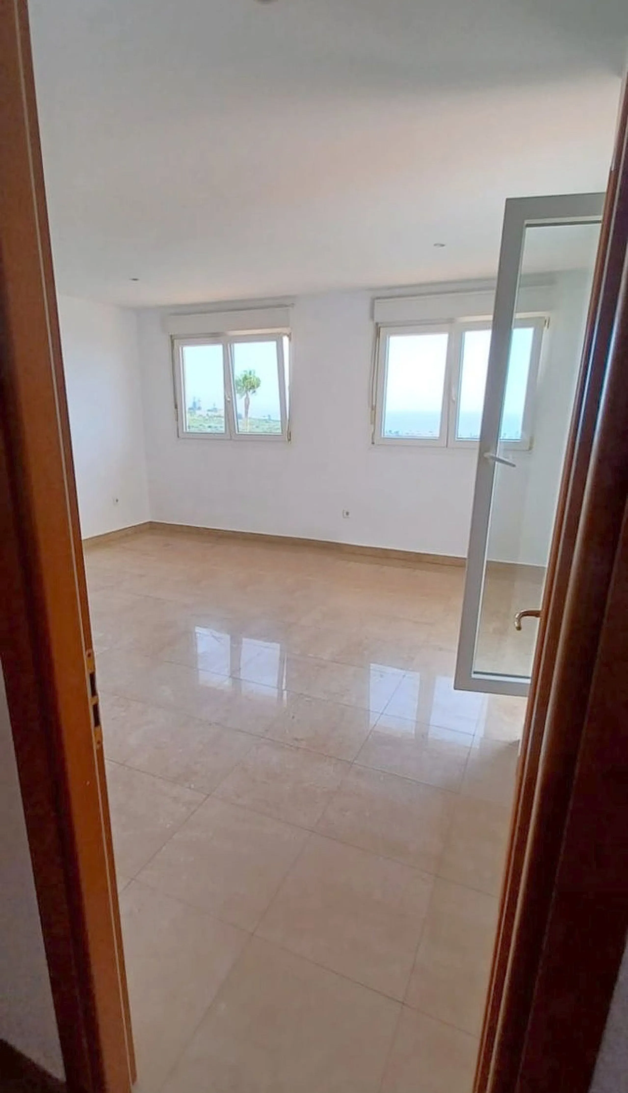 Apartment - Penthouse Duplex в продаже в Manilva, Málaga. В доме 3 спален и 3 ванных комнат. Площадь дома 125 м²