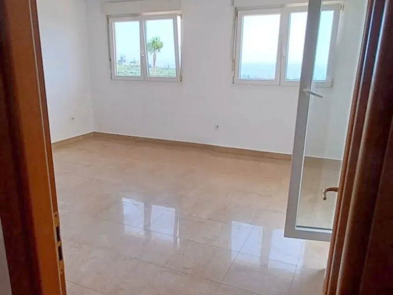 Apartment - Penthouse Duplex в продаже в Manilva, Málaga. В доме 3 спален и 3 ванных комнат. Площадь дома 125 м²