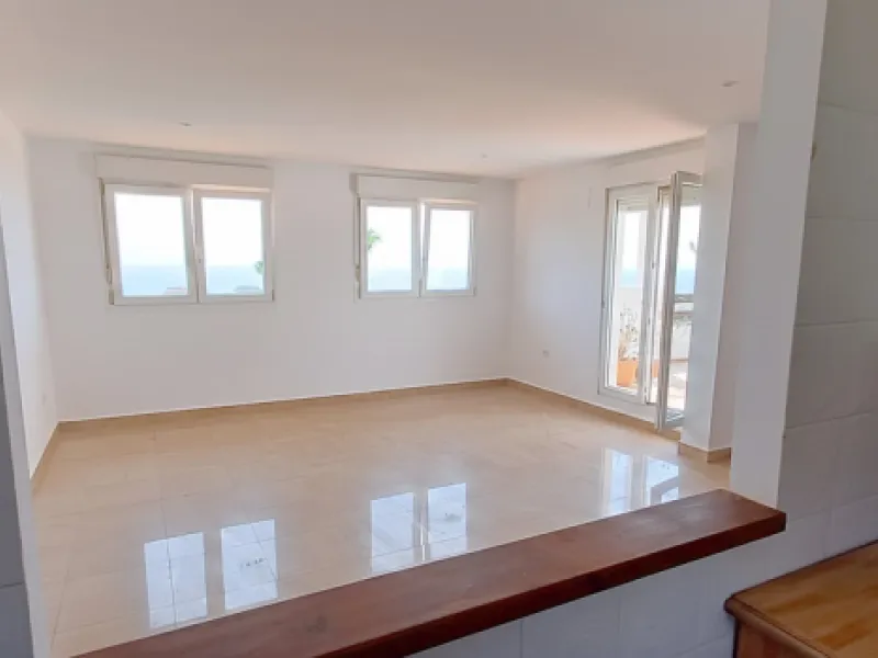 Apartment - Penthouse Duplex в продаже в Manilva, Málaga. В доме 3 спален и 3 ванных комнат. Площадь дома 125 м²