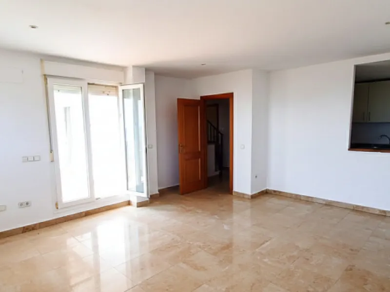 Apartment - Penthouse Duplex в продаже в Manilva, Málaga. В доме 3 спален и 3 ванных комнат. Площадь дома 125 м²