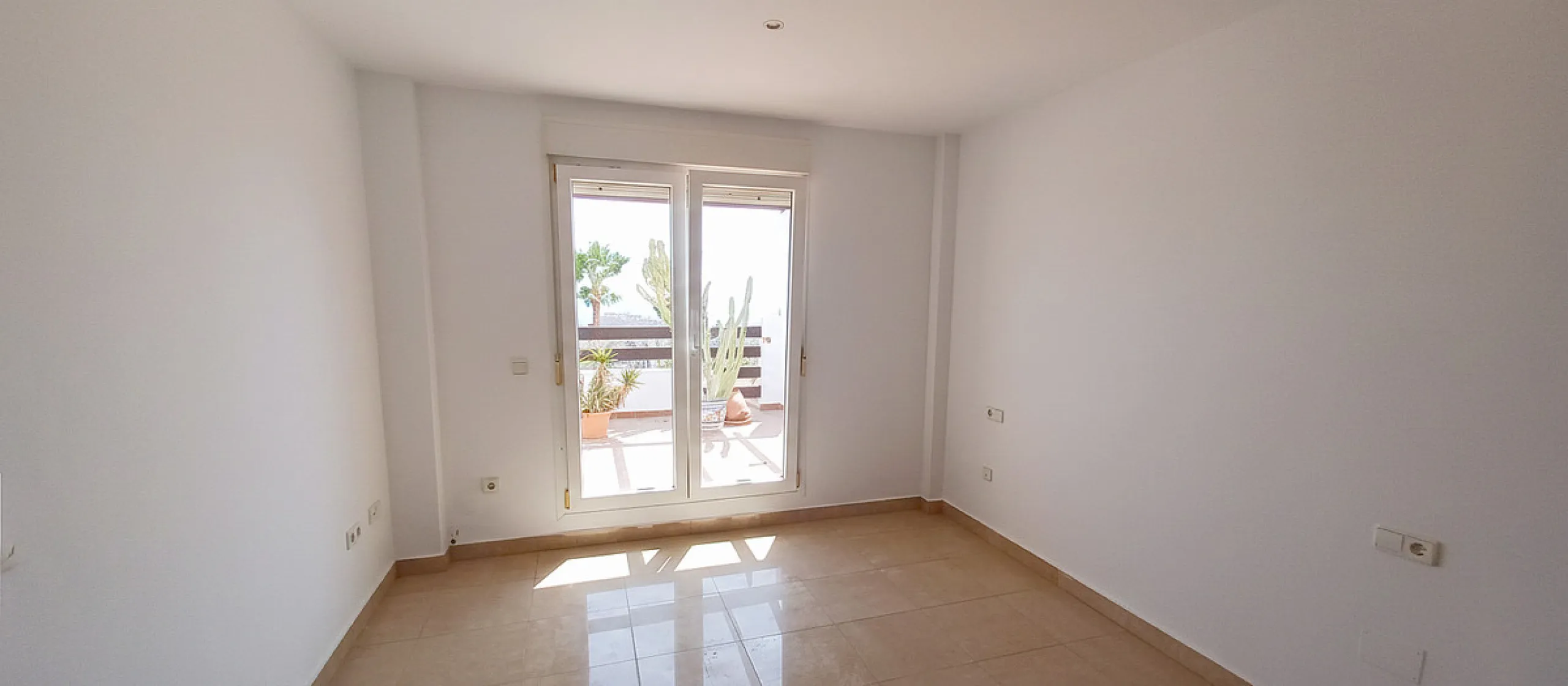 Apartment - Penthouse Duplex в продаже в Manilva, Málaga. В доме 3 спален и 3 ванных комнат. Площадь дома 125 м²