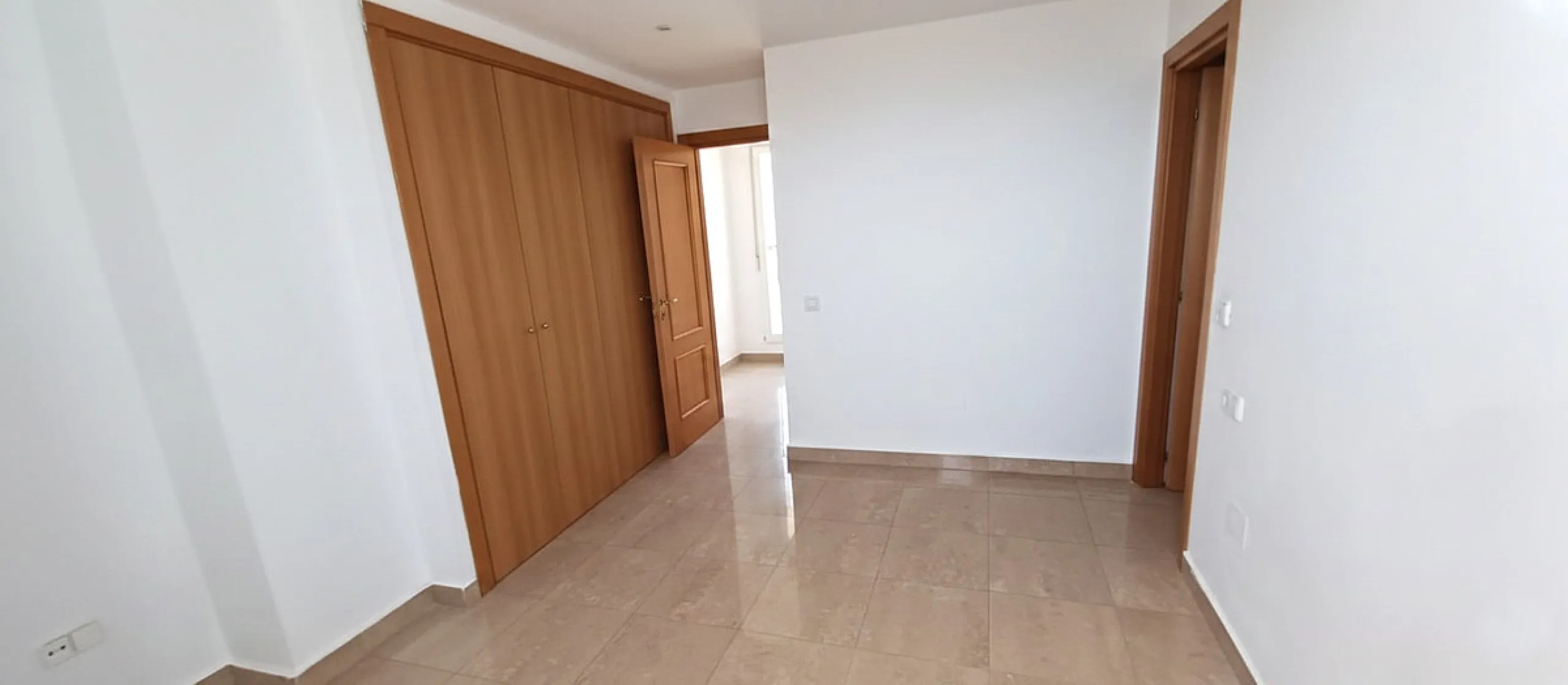 Apartment - Penthouse Duplex в продаже в Manilva, Málaga. В доме 3 спален и 3 ванных комнат. Площадь дома 125 м²