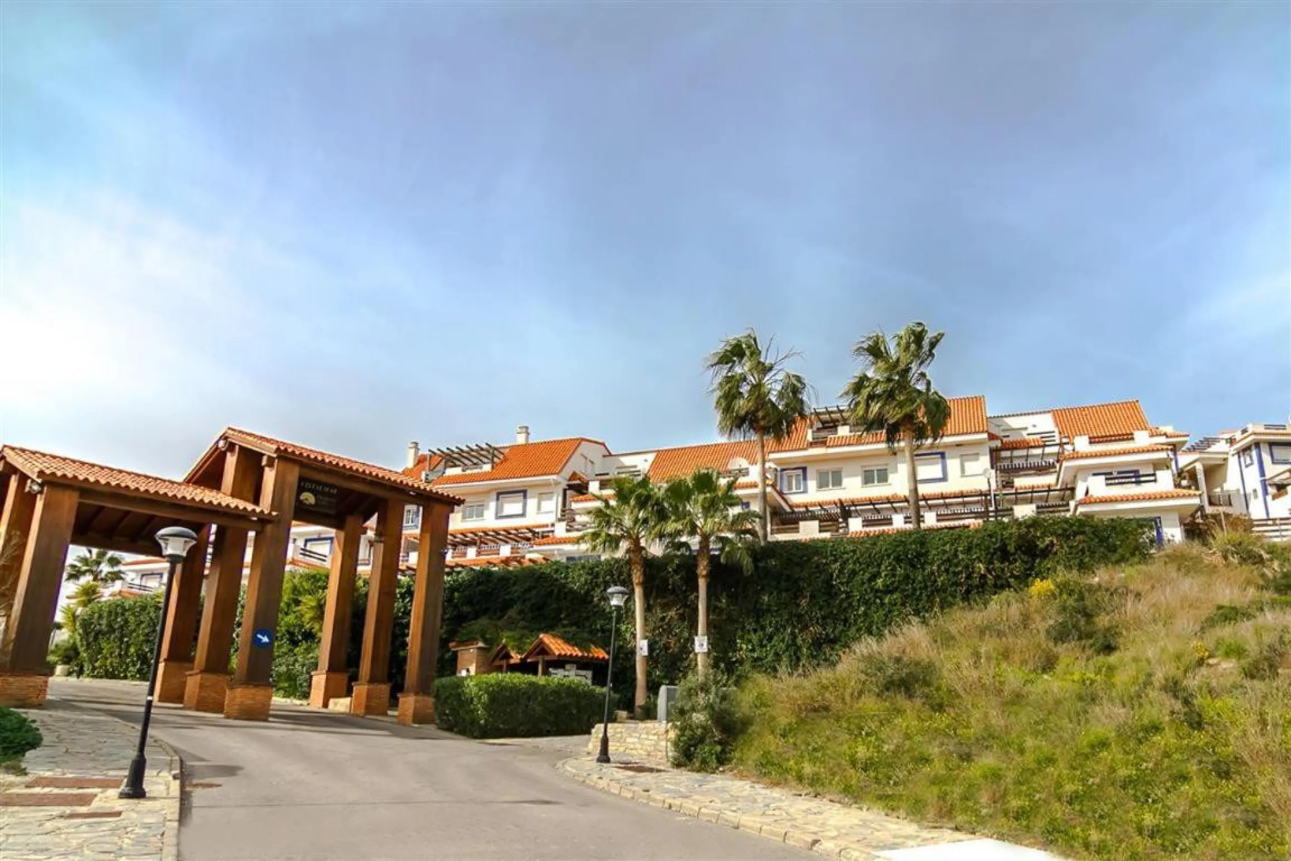 Apartment - Penthouse Duplex в продаже в Manilva, Málaga. В доме 3 спален и 3 ванных комнат. Площадь дома 125 м²