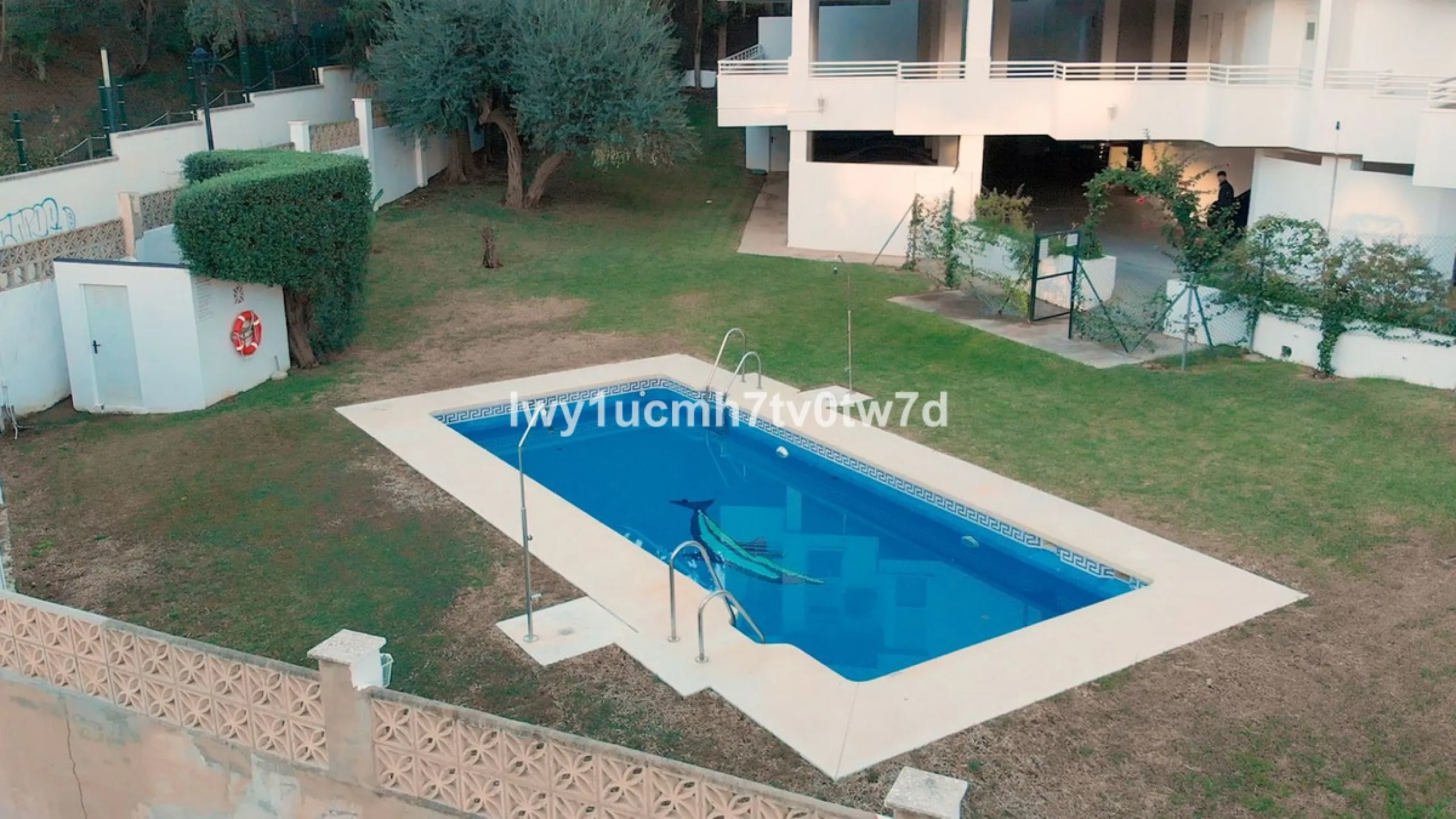 MAGNIFICENT APARTMENT WITH OPEN VIEWS JUST 5 MINUTES FROM THE BEACH