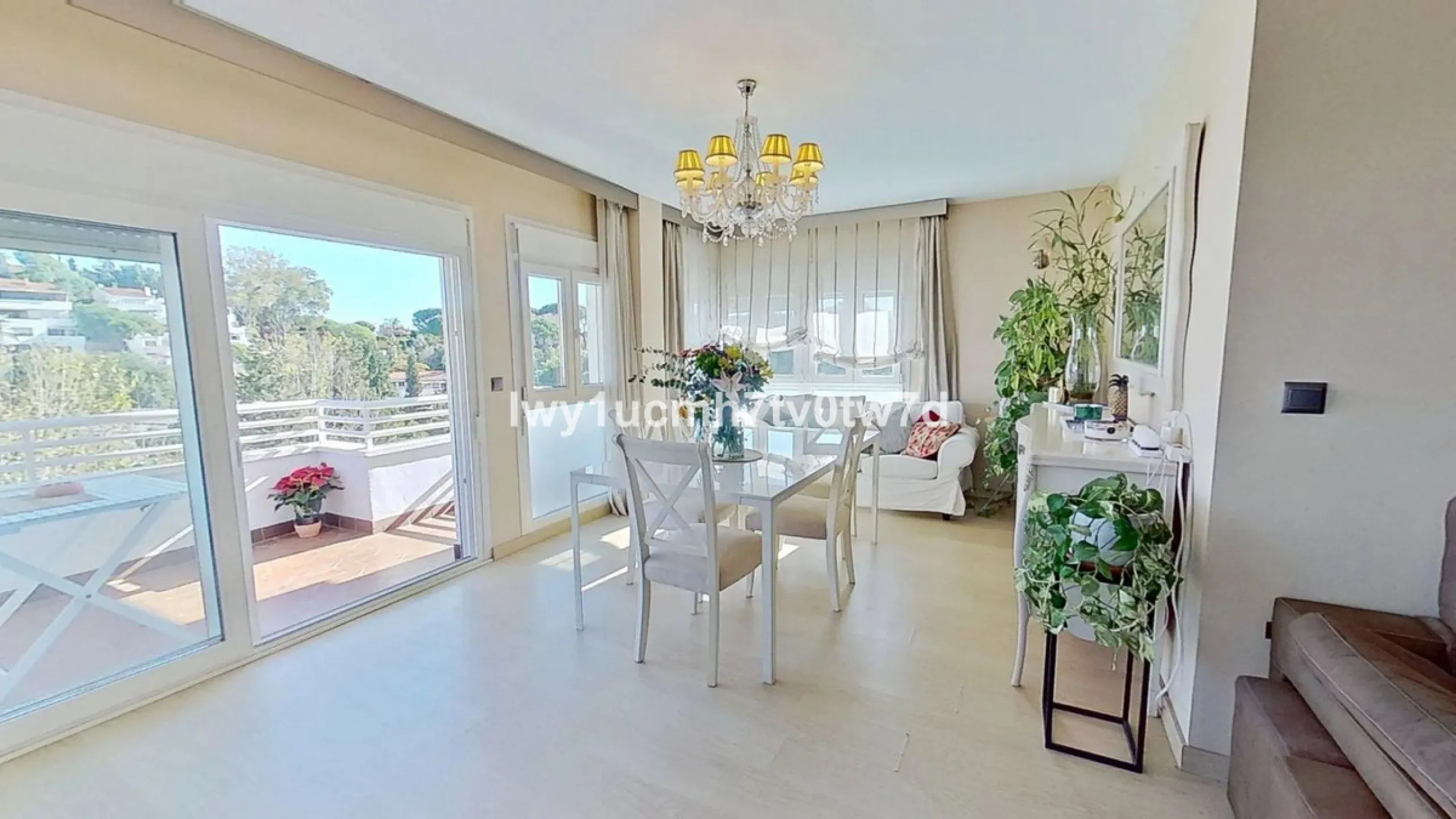MAGNIFICENT APARTMENT WITH OPEN VIEWS JUST 5 MINUTES FROM THE BEACH