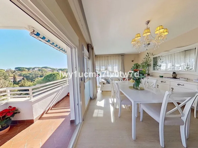 MAGNIFICENT APARTMENT WITH OPEN VIEWS JUST 5 MINUTES FROM THE BEACH
