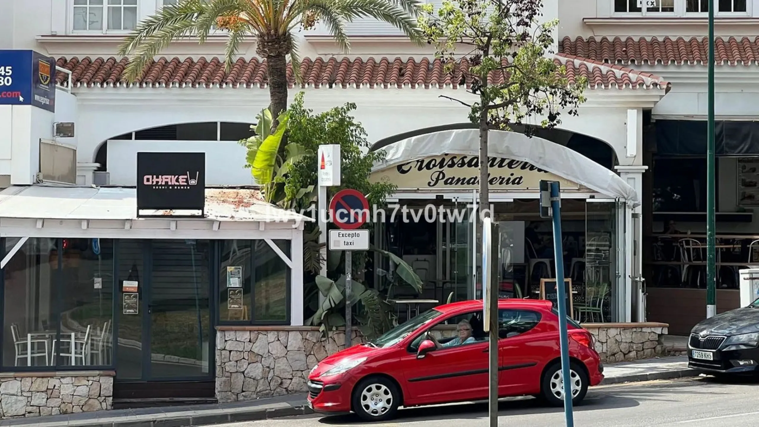 MAGNIFICENT APARTMENT WITH OPEN VIEWS JUST 5 MINUTES FROM THE BEACH