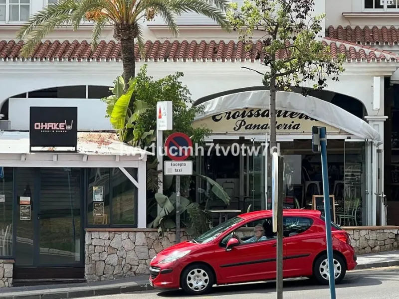 MAGNIFICENT APARTMENT WITH OPEN VIEWS JUST 5 MINUTES FROM THE BEACH