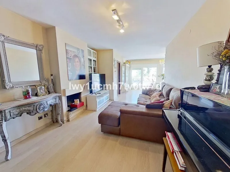 MAGNIFICENT APARTMENT WITH OPEN VIEWS JUST 5 MINUTES FROM THE BEACH