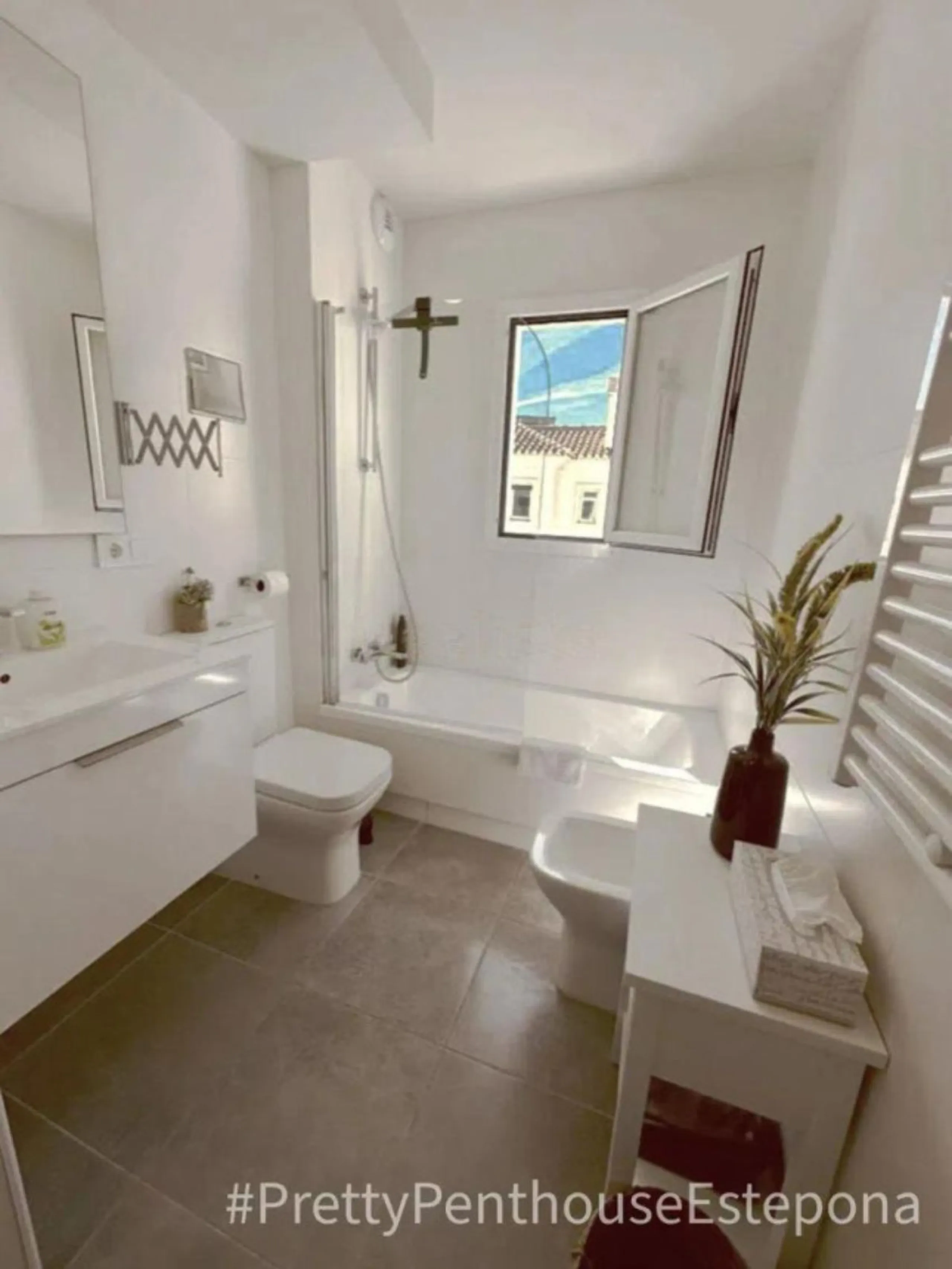 PANORAMIC SEA VIEW PENTHOUSE IN THE HEART OF ESTEPONA PORT.