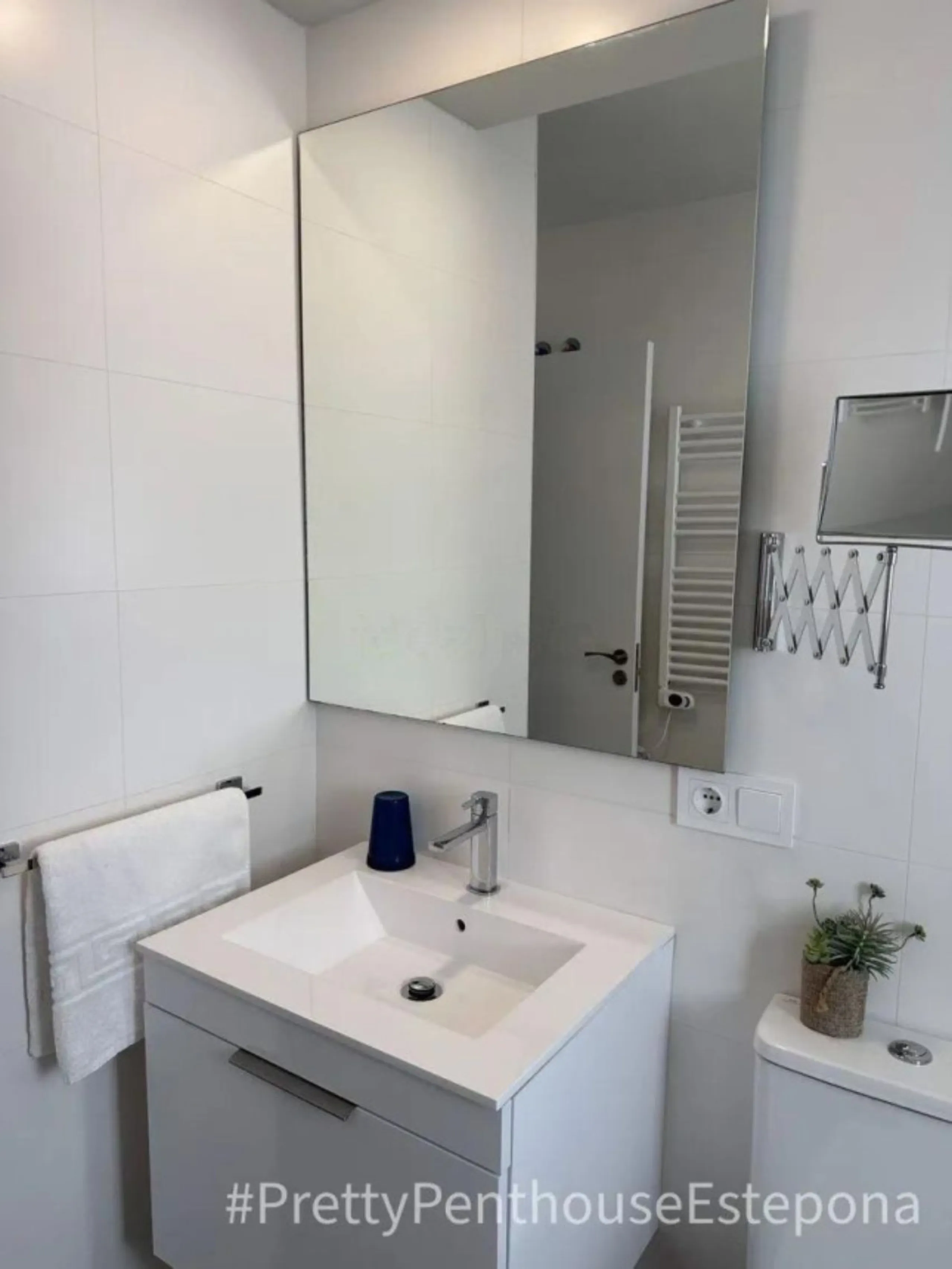 PANORAMIC SEA VIEW PENTHOUSE IN THE HEART OF ESTEPONA PORT.