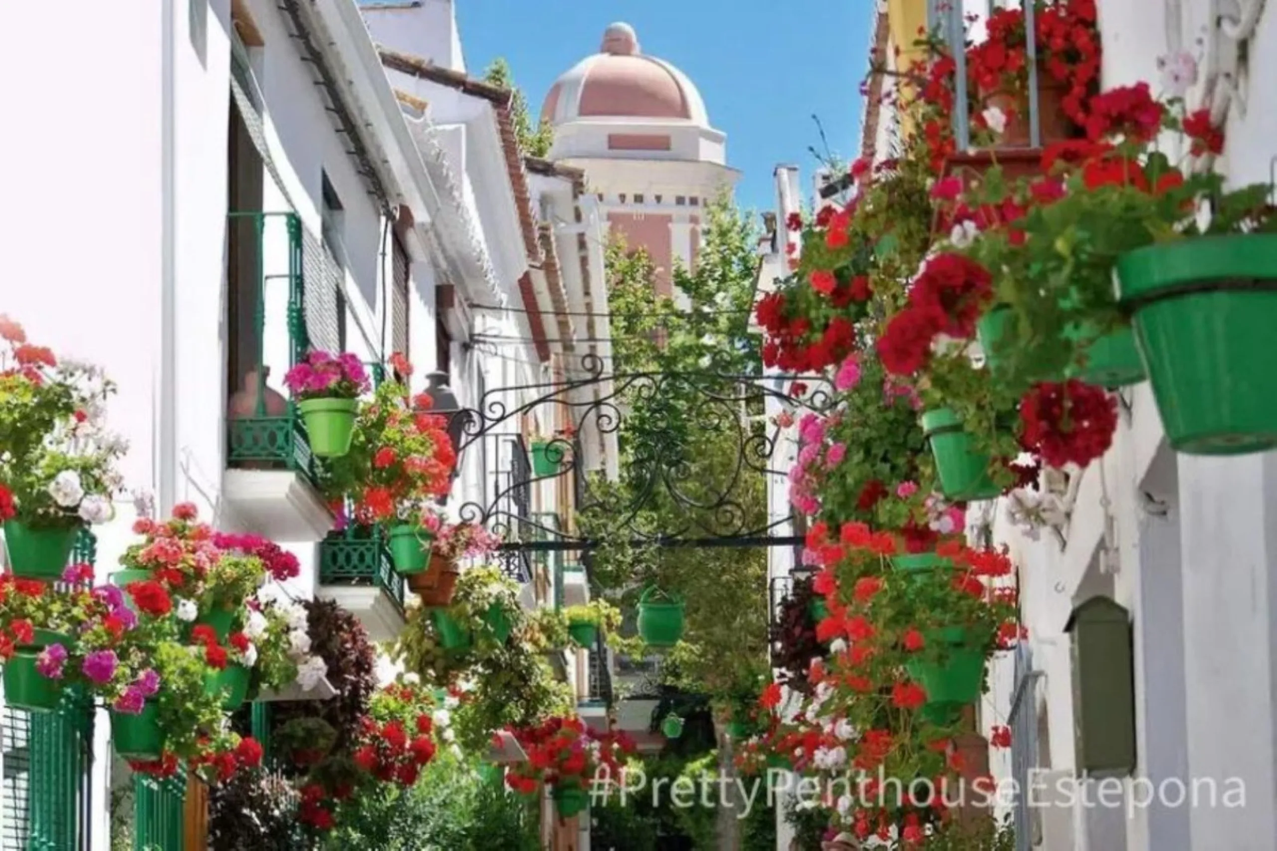 PANORAMIC SEA VIEW PENTHOUSE IN THE HEART OF ESTEPONA PORT.