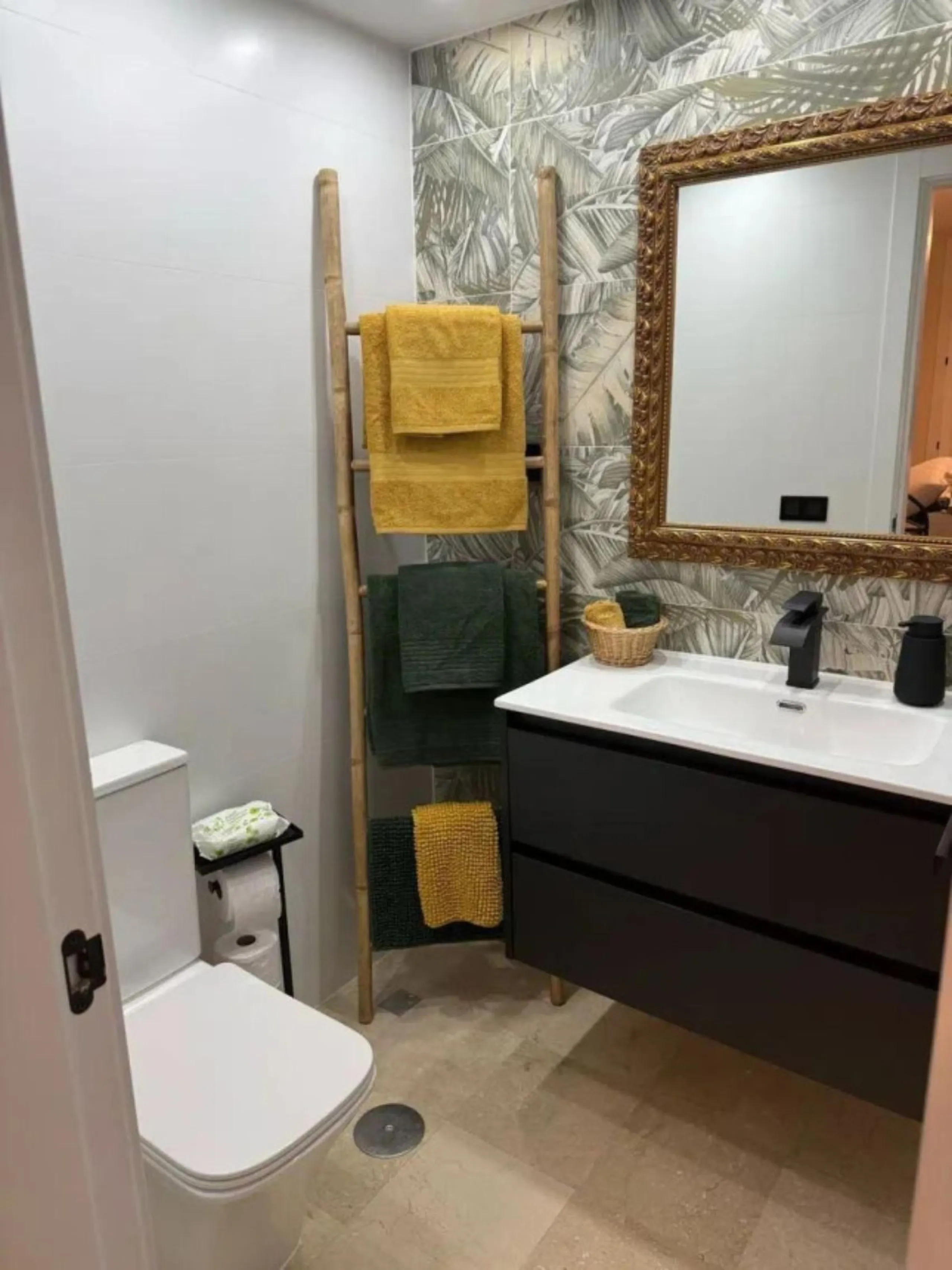 Ground Floor Apartment, Las Chapas, Costa del Sol.