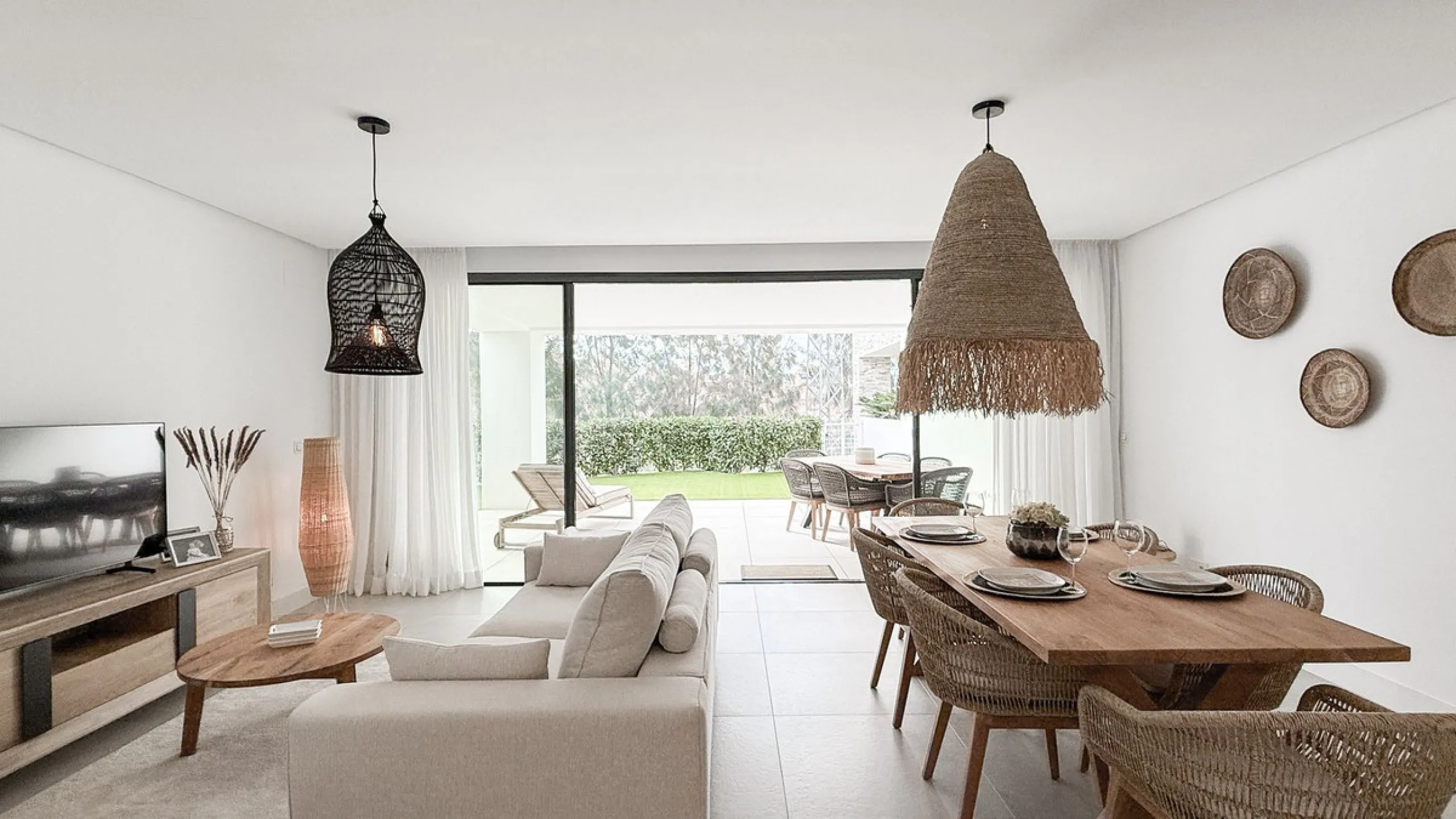 Apartment - Ground Floor Apartment в продаже в Marbella, Málaga. В доме 3 спален и 2 ванных комнат. Площадь дома 139 м². Площадь участка 35 м²