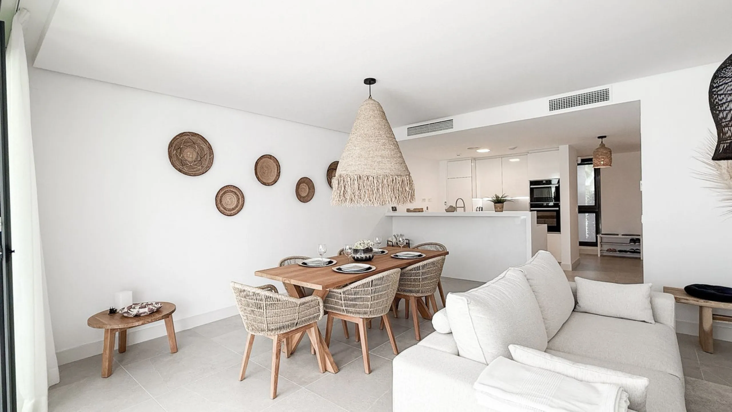 Apartment - Ground Floor Apartment в продаже в Marbella, Málaga. В доме 3 спален и 2 ванных комнат. Площадь дома 139 м². Площадь участка 35 м²