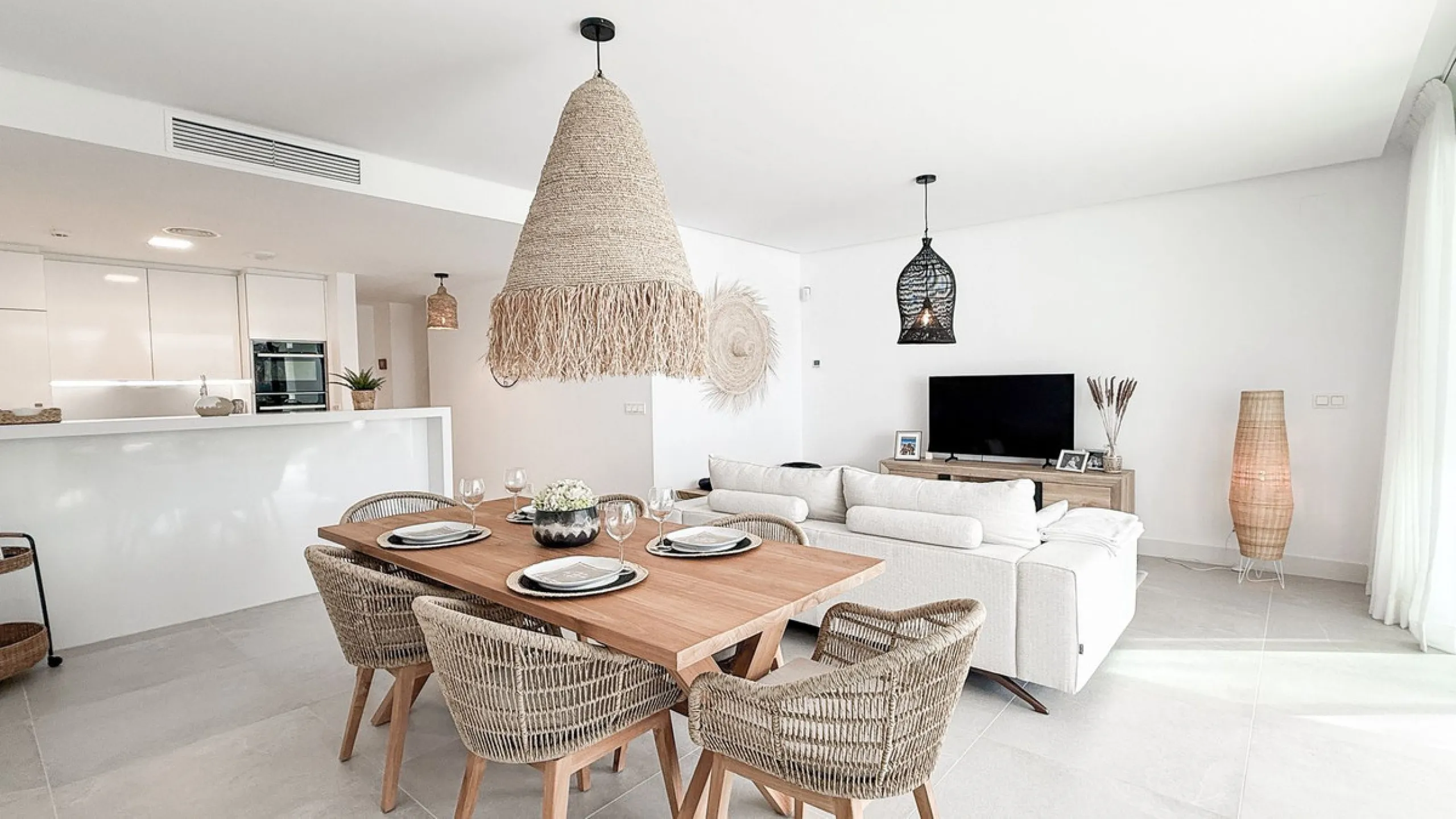 Apartment - Ground Floor Apartment в продаже в Marbella, Málaga. В доме 3 спален и 2 ванных комнат. Площадь дома 139 м². Площадь участка 35 м²