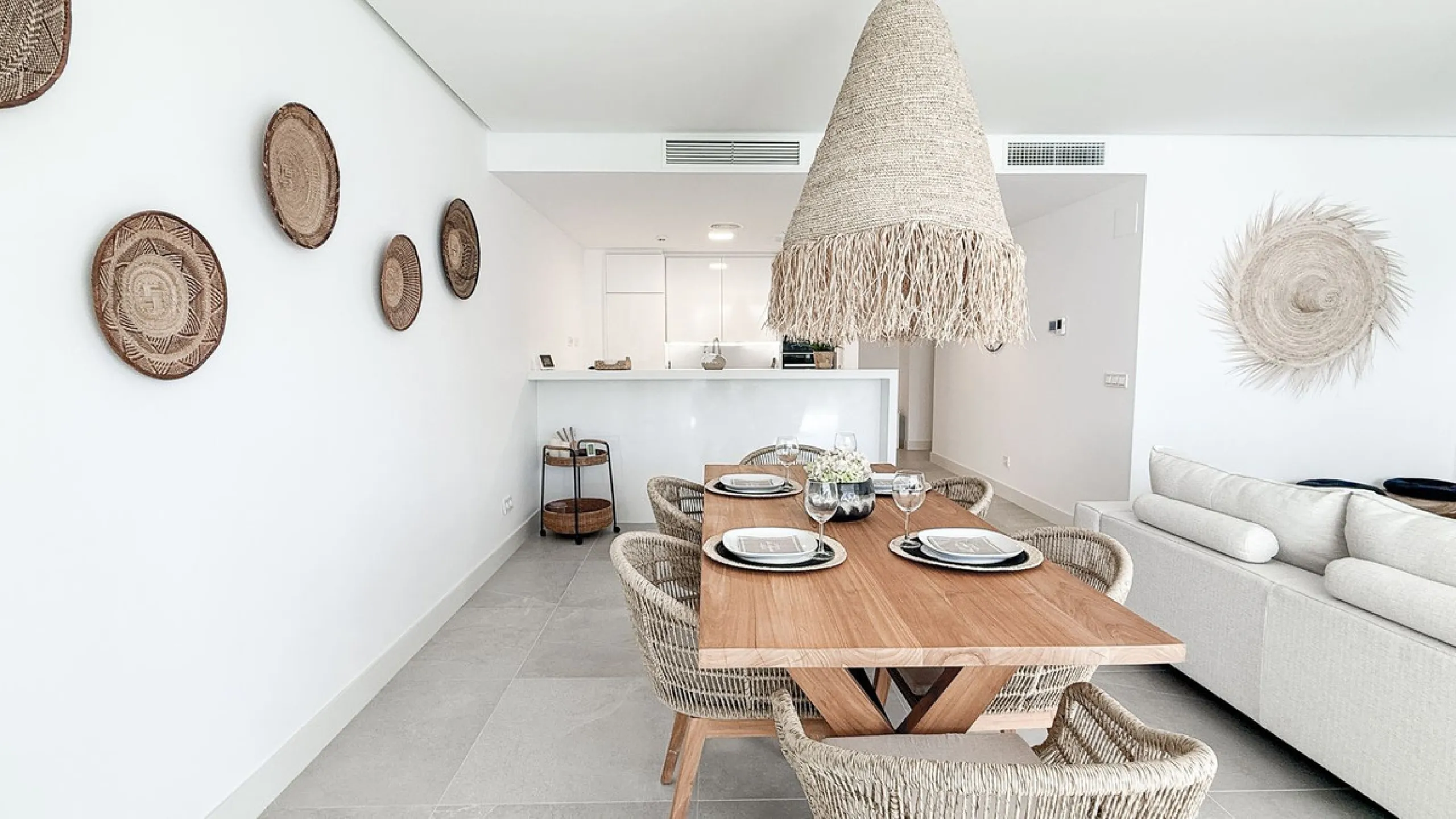 Apartment - Ground Floor Apartment в продаже в Marbella, Málaga. В доме 3 спален и 2 ванных комнат. Площадь дома 139 м². Площадь участка 35 м²