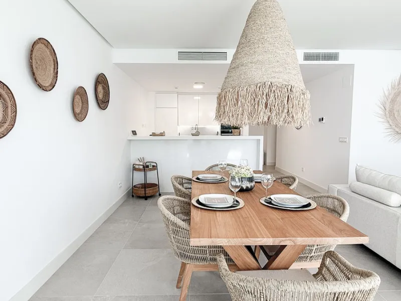 Apartment - Ground Floor Apartment в продаже в Marbella, Málaga. В доме 3 спален и 2 ванных комнат. Площадь дома 139 м². Площадь участка 35 м²