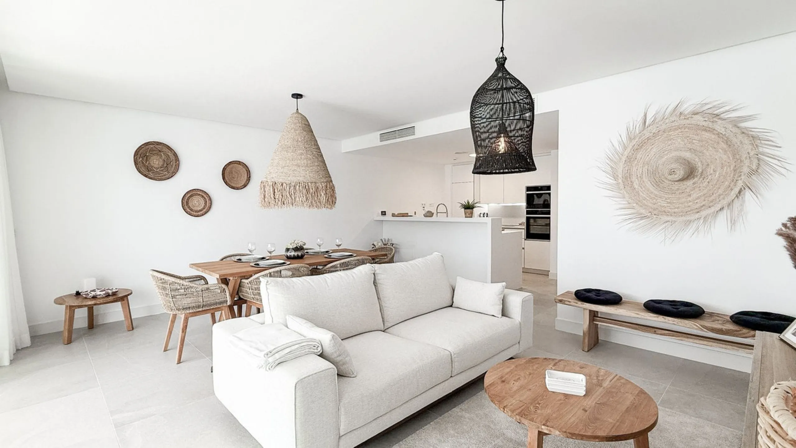 Apartment - Ground Floor Apartment в продаже в Marbella, Málaga. В доме 3 спален и 2 ванных комнат. Площадь дома 139 м². Площадь участка 35 м²