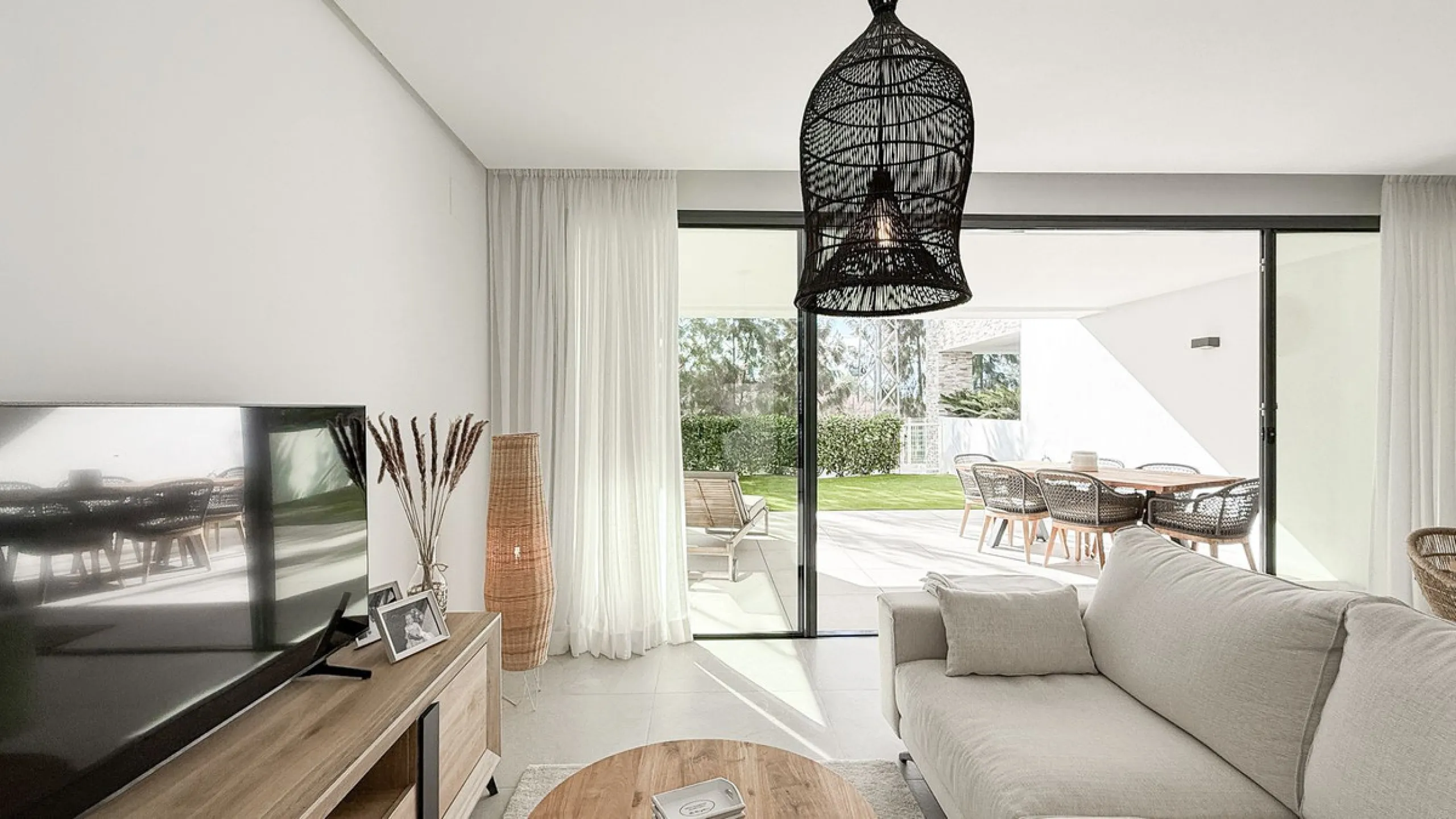 Apartment - Ground Floor Apartment в продаже в Marbella, Málaga. В доме 3 спален и 2 ванных комнат. Площадь дома 139 м². Площадь участка 35 м²