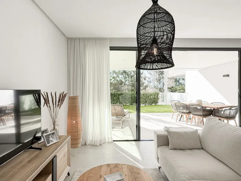 Apartment - Ground Floor Apartment в продаже в Marbella, Málaga. В доме 3 спален и 2 ванных комнат. Площадь дома 139 м². Площадь участка 35 м²