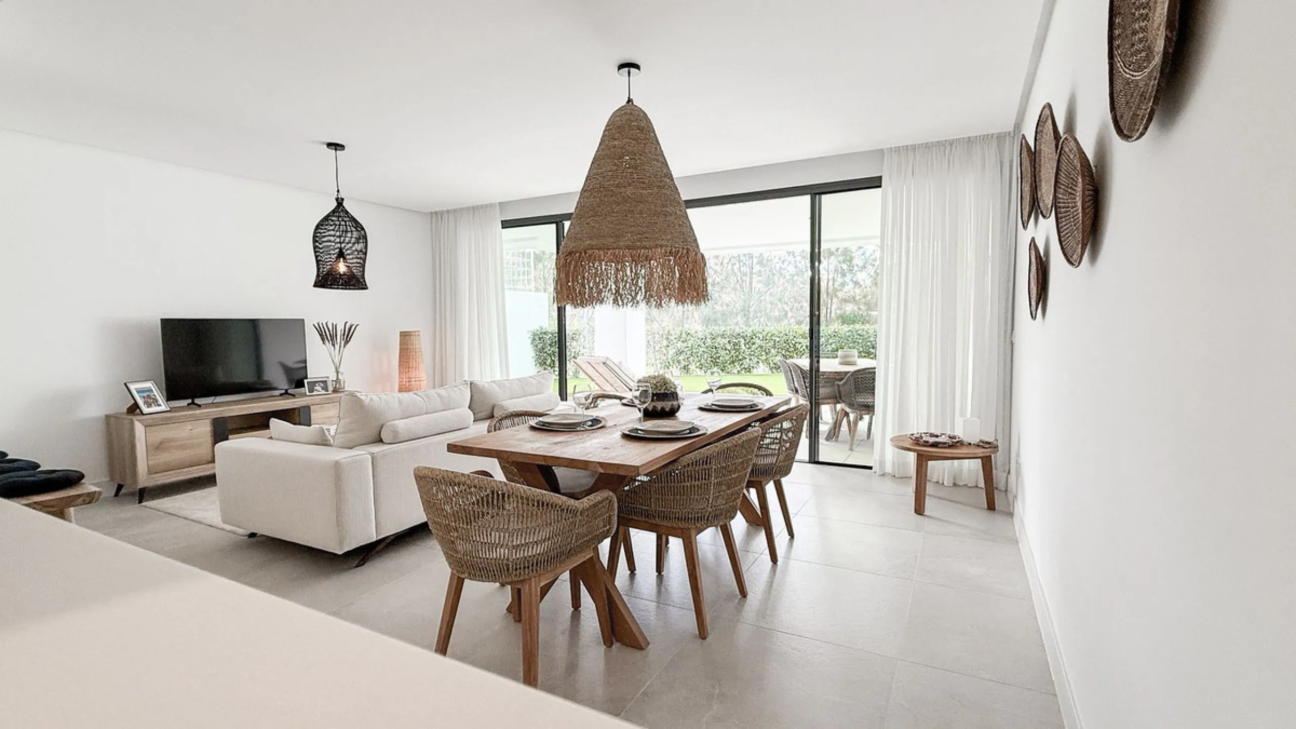 Apartment - Ground Floor Apartment в продаже в Marbella, Málaga. В доме 3 спален и 2 ванных комнат. Площадь дома 139 м². Площадь участка 35 м²