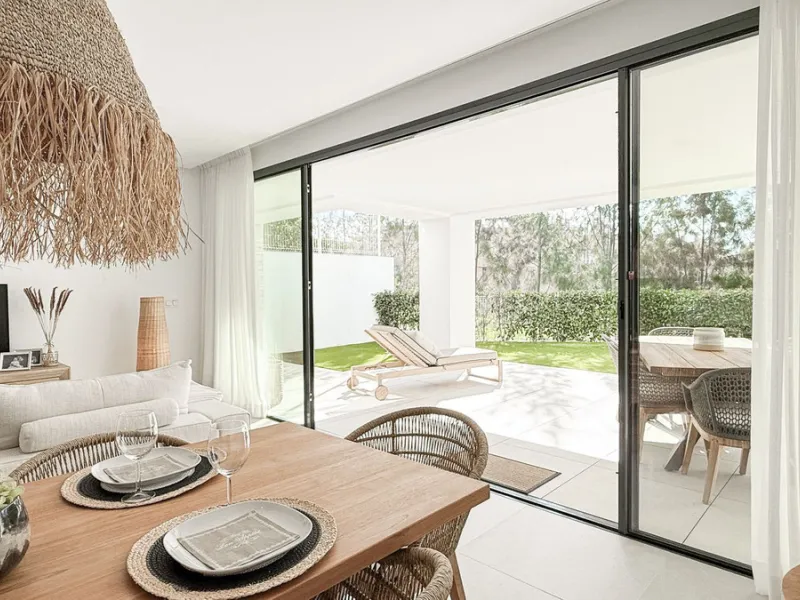 Apartment - Ground Floor Apartment в продаже в Marbella, Málaga. В доме 3 спален и 2 ванных комнат. Площадь дома 139 м². Площадь участка 35 м²