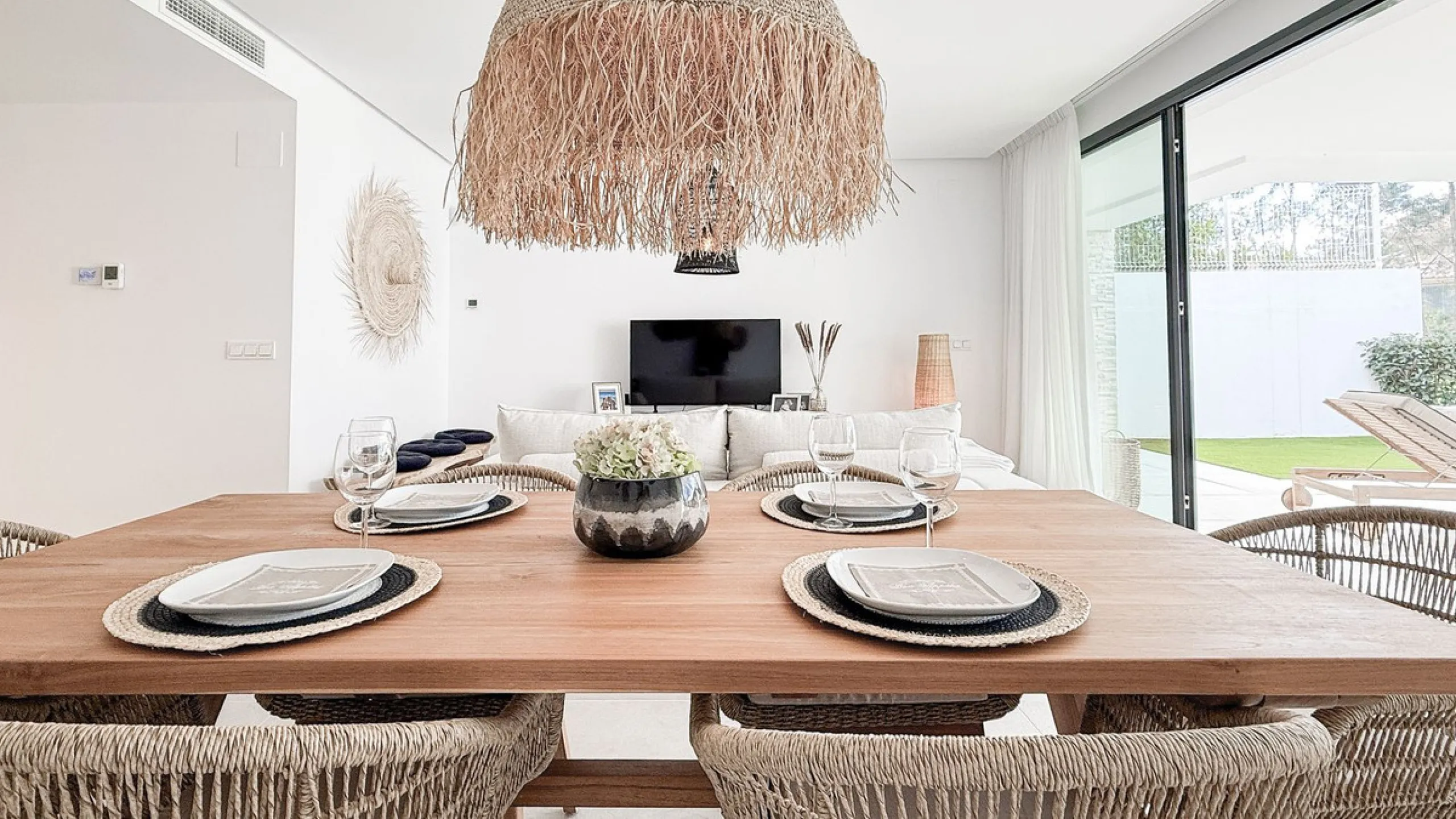 Apartment - Ground Floor Apartment в продаже в Marbella, Málaga. В доме 3 спален и 2 ванных комнат. Площадь дома 139 м². Площадь участка 35 м²