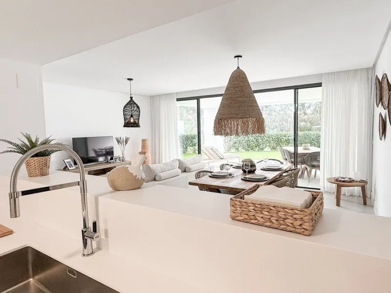 Apartment - Ground Floor Apartment в продаже в Marbella, Málaga. В доме 3 спален и 2 ванных комнат. Площадь дома 139 м². Площадь участка 35 м²