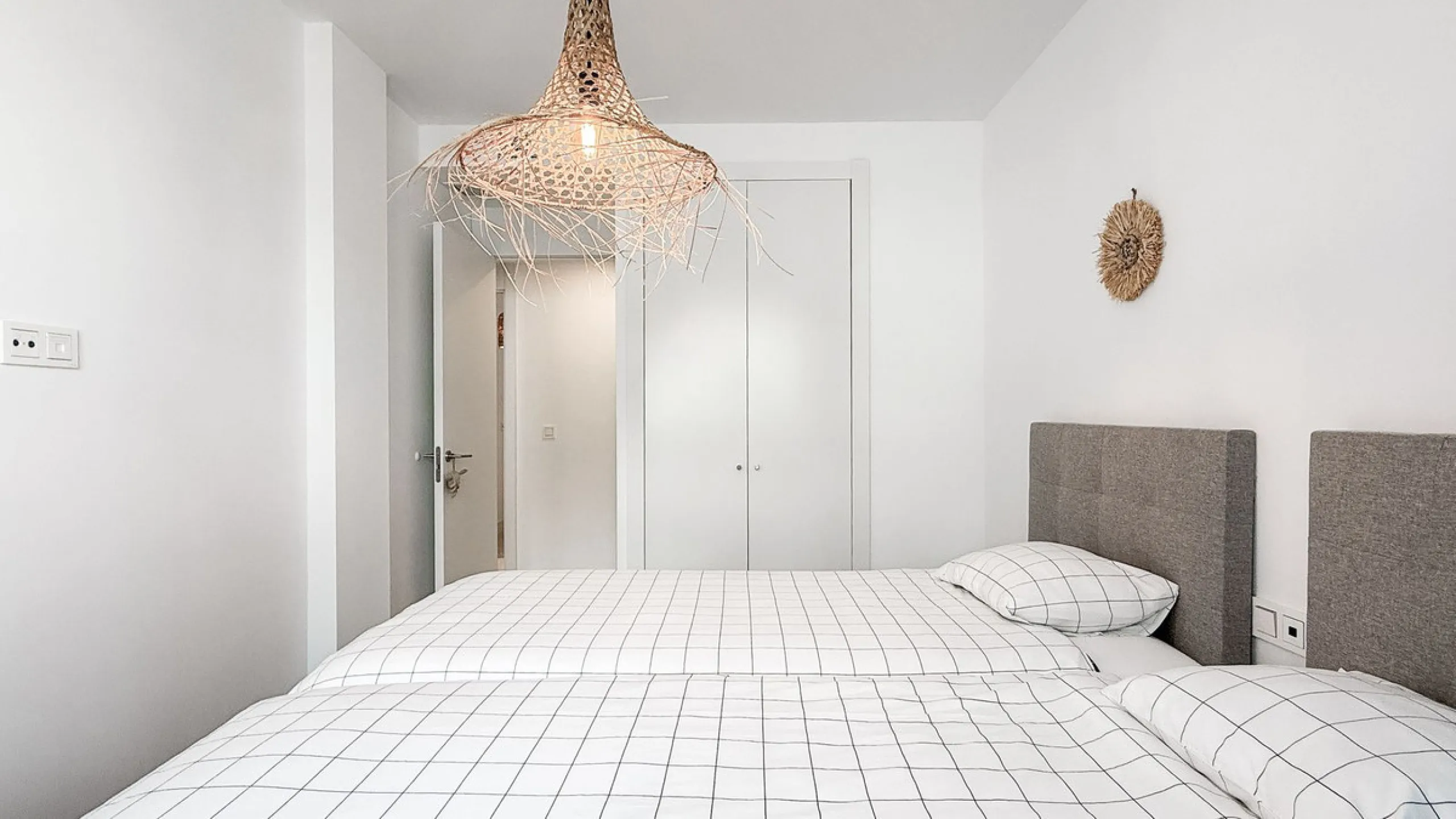 Apartment - Ground Floor Apartment в продаже в Marbella, Málaga. В доме 3 спален и 2 ванных комнат. Площадь дома 139 м². Площадь участка 35 м²