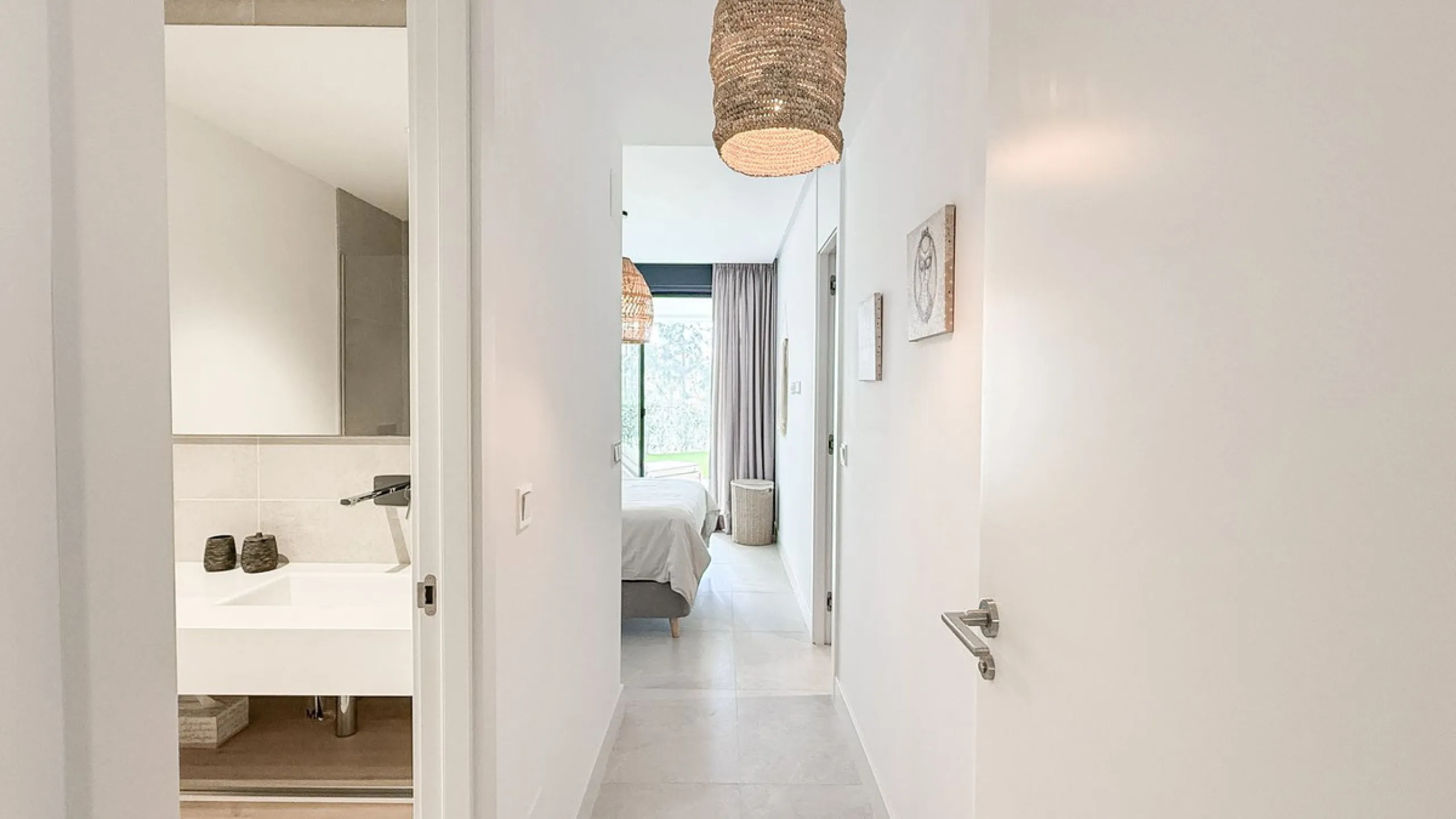 Apartment - Ground Floor Apartment в продаже в Marbella, Málaga. В доме 3 спален и 2 ванных комнат. Площадь дома 139 м². Площадь участка 35 м²