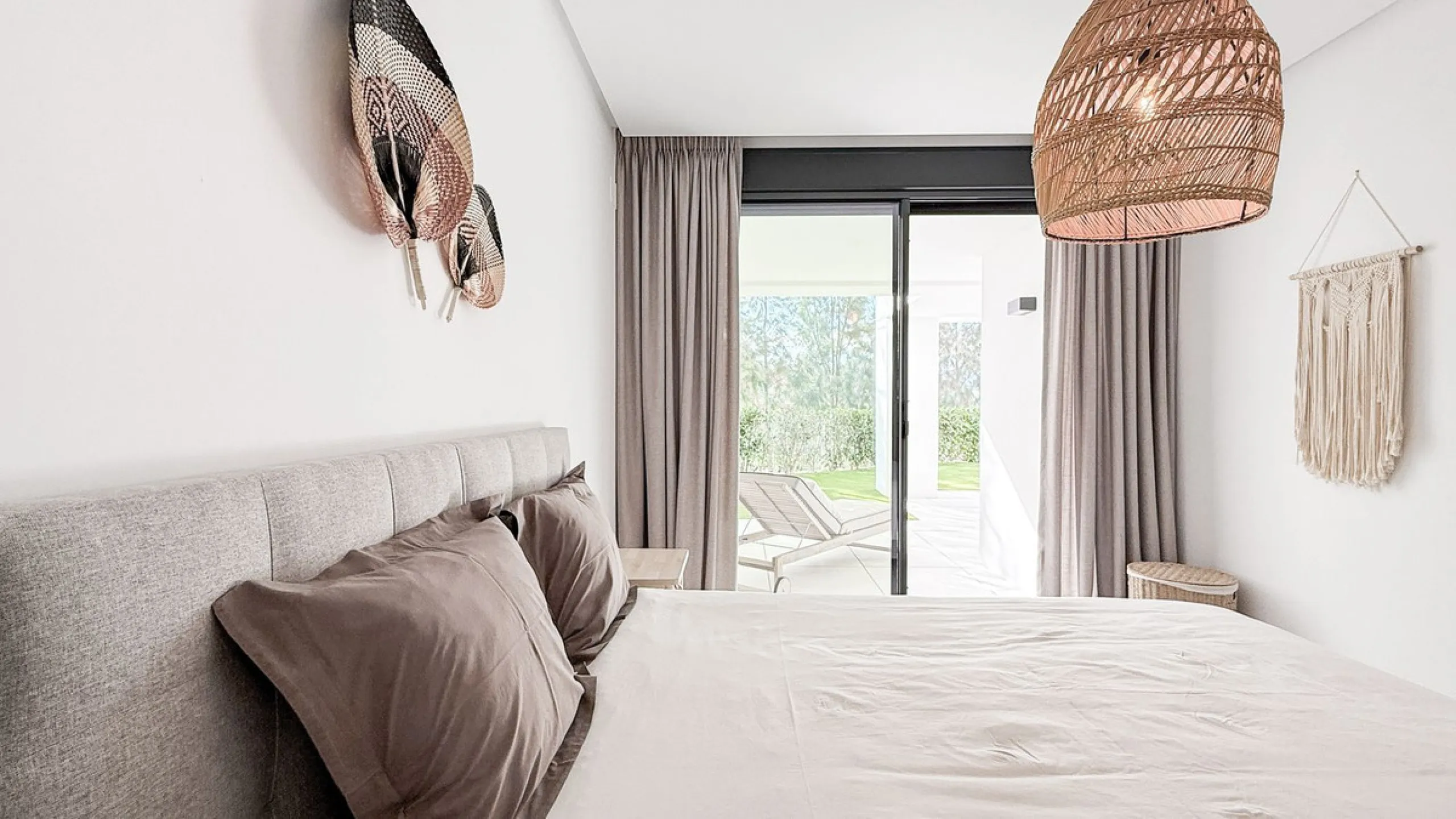 Apartment - Ground Floor Apartment в продаже в Marbella, Málaga. В доме 3 спален и 2 ванных комнат. Площадь дома 139 м². Площадь участка 35 м²