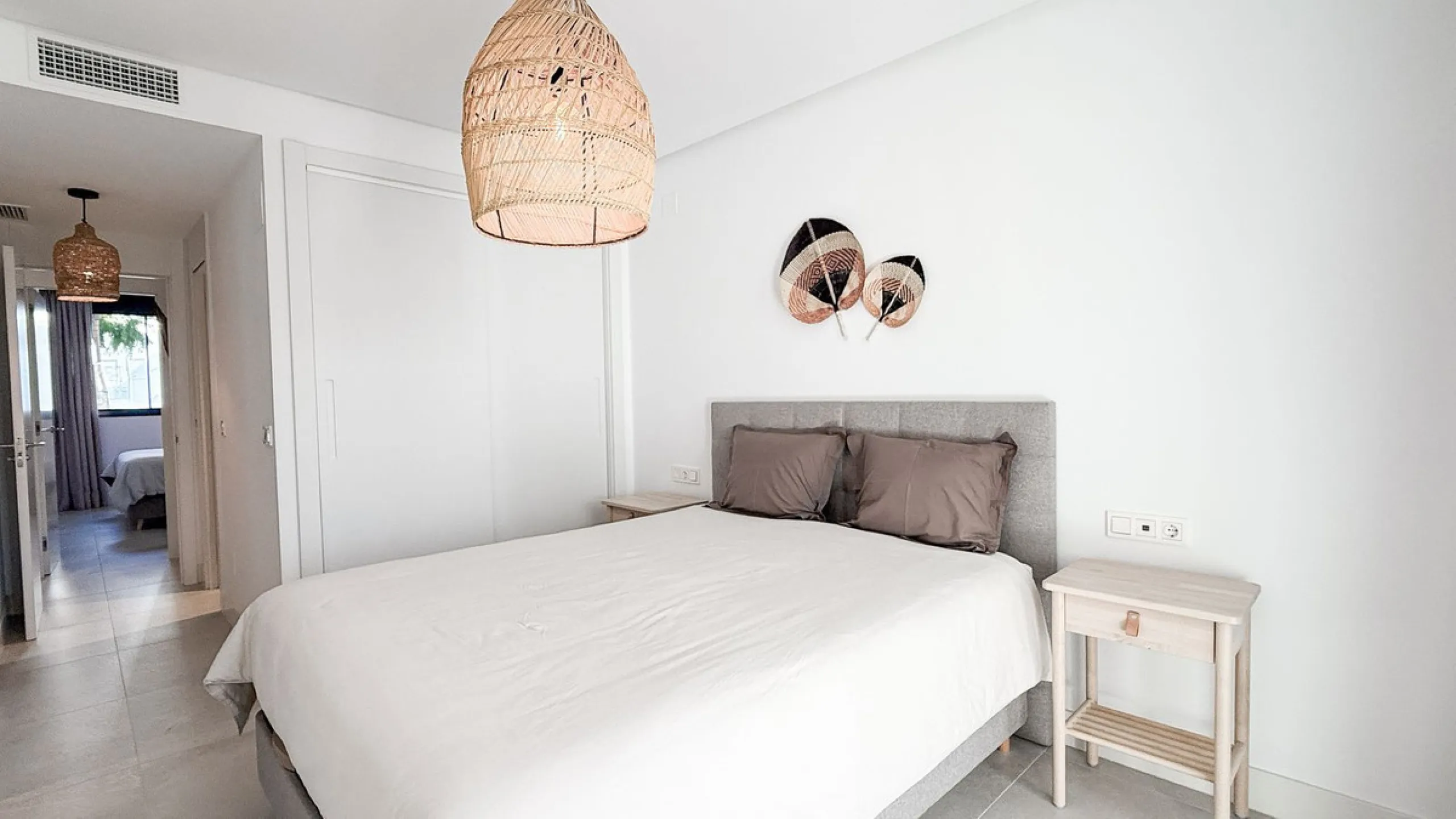 Apartment - Ground Floor Apartment в продаже в Marbella, Málaga. В доме 3 спален и 2 ванных комнат. Площадь дома 139 м². Площадь участка 35 м²