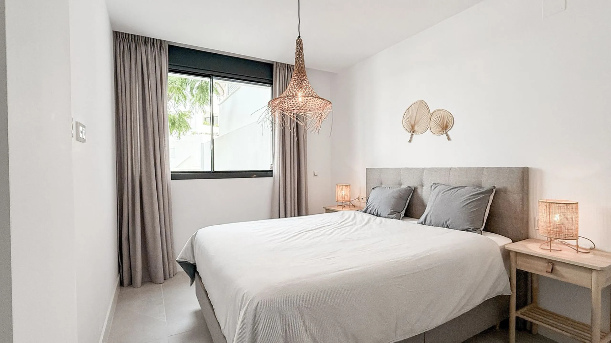Apartment - Ground Floor Apartment в продаже в Marbella, Málaga. В доме 3 спален и 2 ванных комнат. Площадь дома 139 м². Площадь участка 35 м²