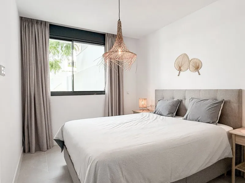 Apartment - Ground Floor Apartment в продаже в Marbella, Málaga. В доме 3 спален и 2 ванных комнат. Площадь дома 139 м². Площадь участка 35 м²