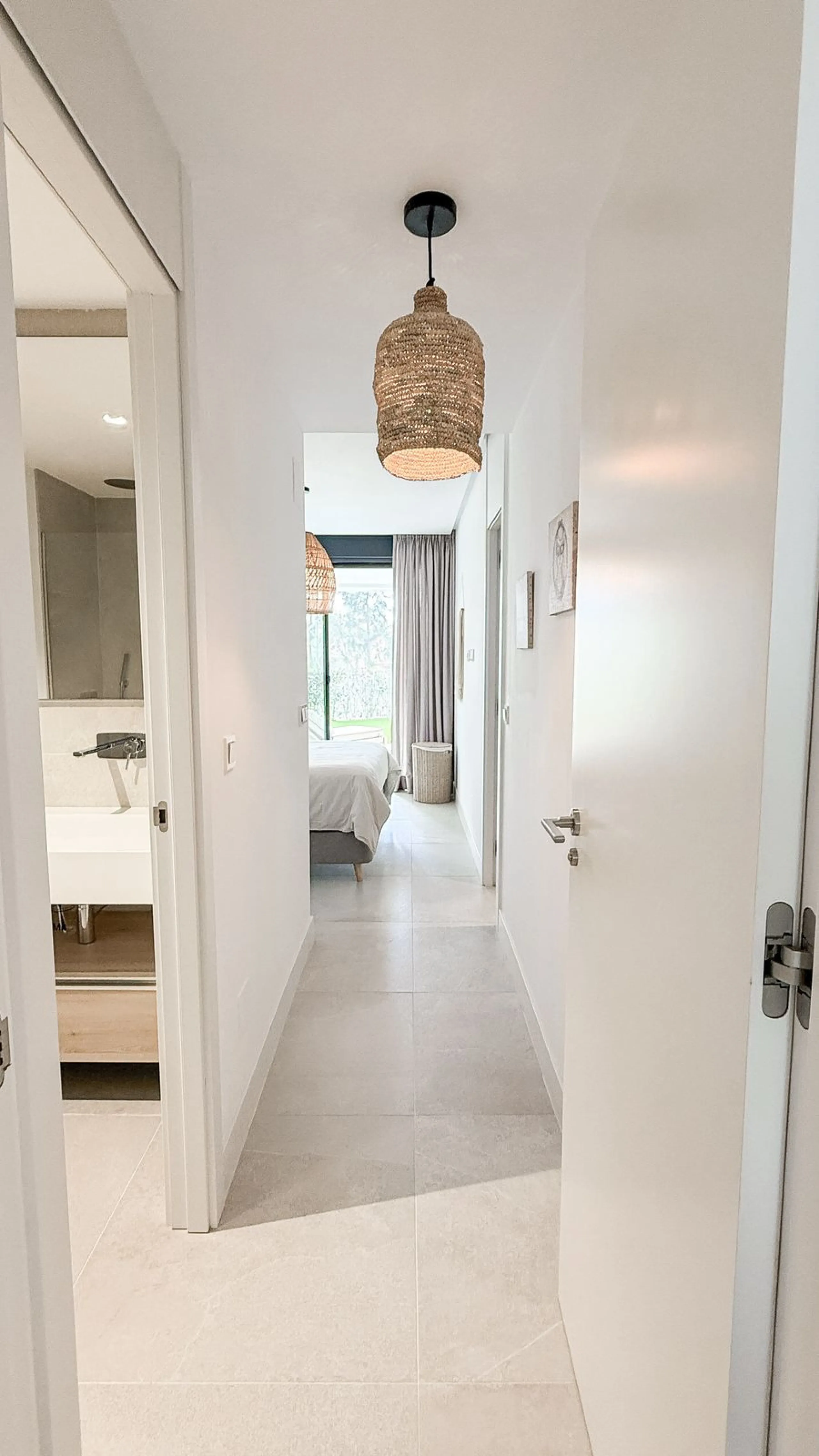 Apartment - Ground Floor Apartment в продаже в Marbella, Málaga. В доме 3 спален и 2 ванных комнат. Площадь дома 139 м². Площадь участка 35 м²