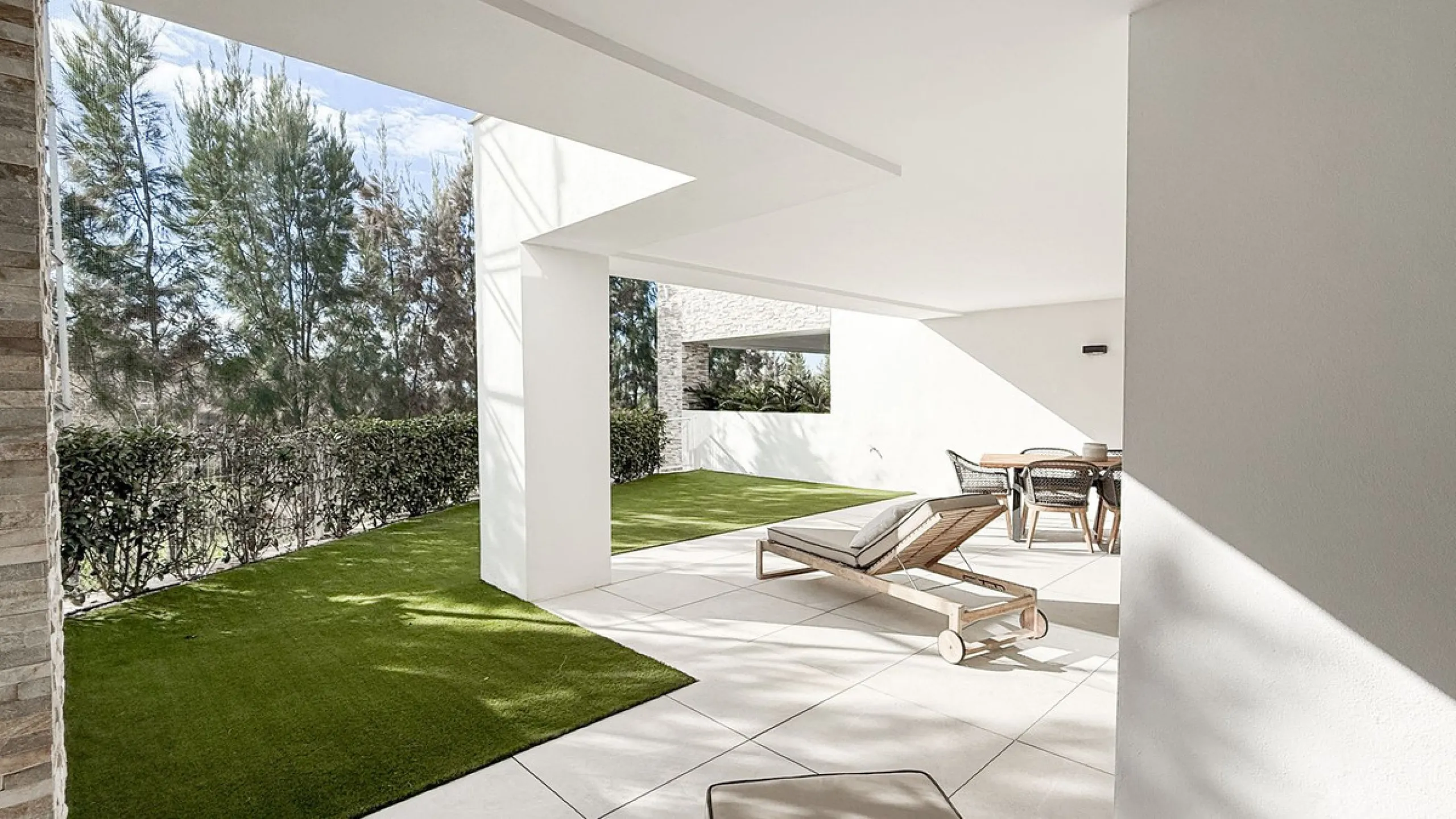 Apartment - Ground Floor Apartment в продаже в Marbella, Málaga. В доме 3 спален и 2 ванных комнат. Площадь дома 139 м². Площадь участка 35 м²
