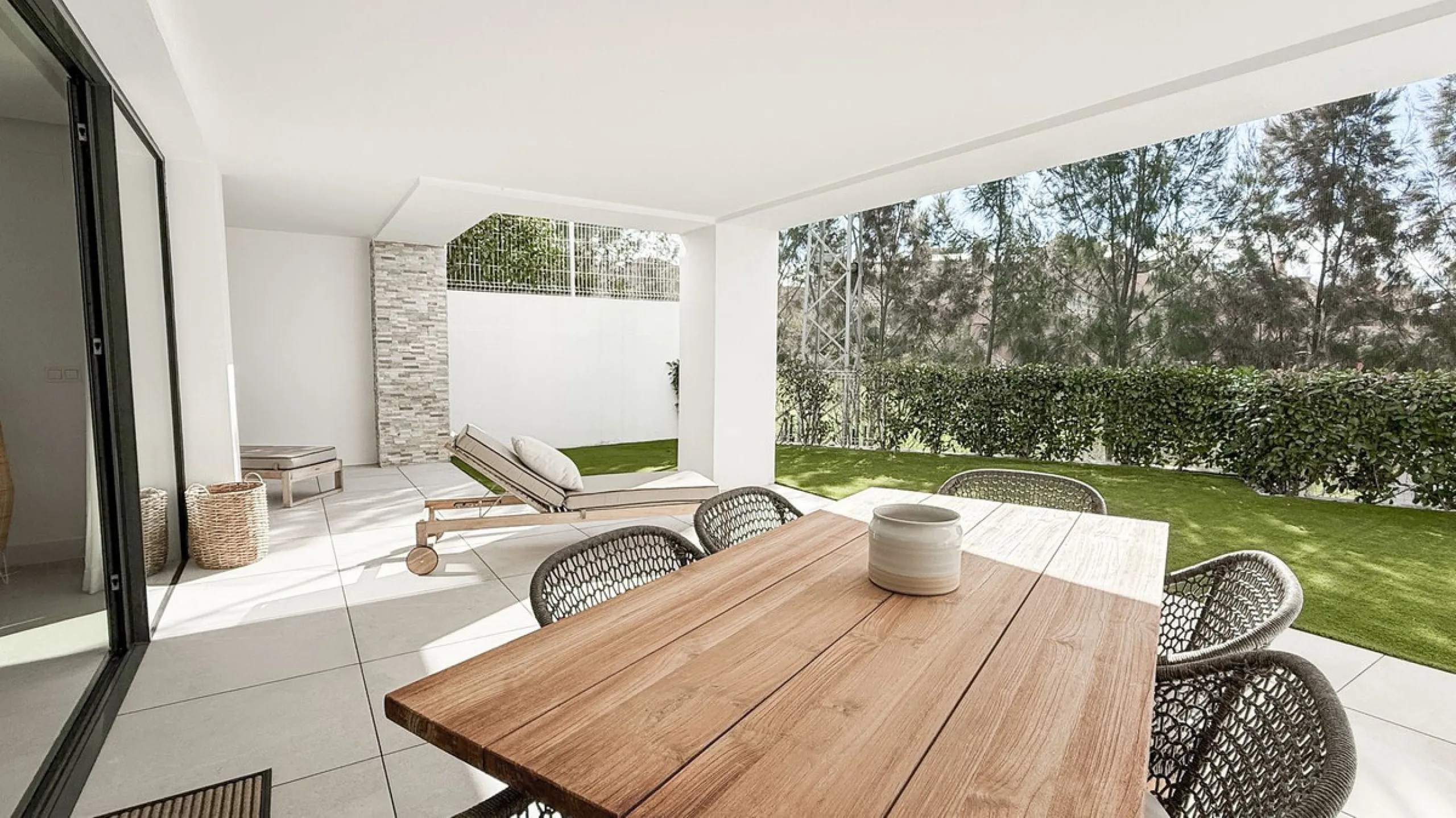 Apartment - Ground Floor Apartment в продаже в Marbella, Málaga. В доме 3 спален и 2 ванных комнат. Площадь дома 139 м². Площадь участка 35 м²