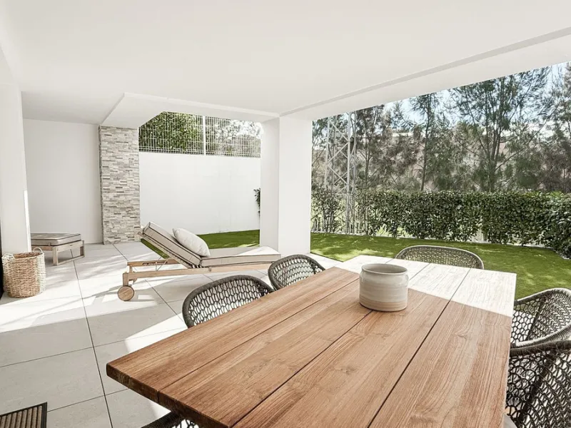 Apartment - Ground Floor Apartment в продаже в Marbella, Málaga. В доме 3 спален и 2 ванных комнат. Площадь дома 139 м². Площадь участка 35 м²