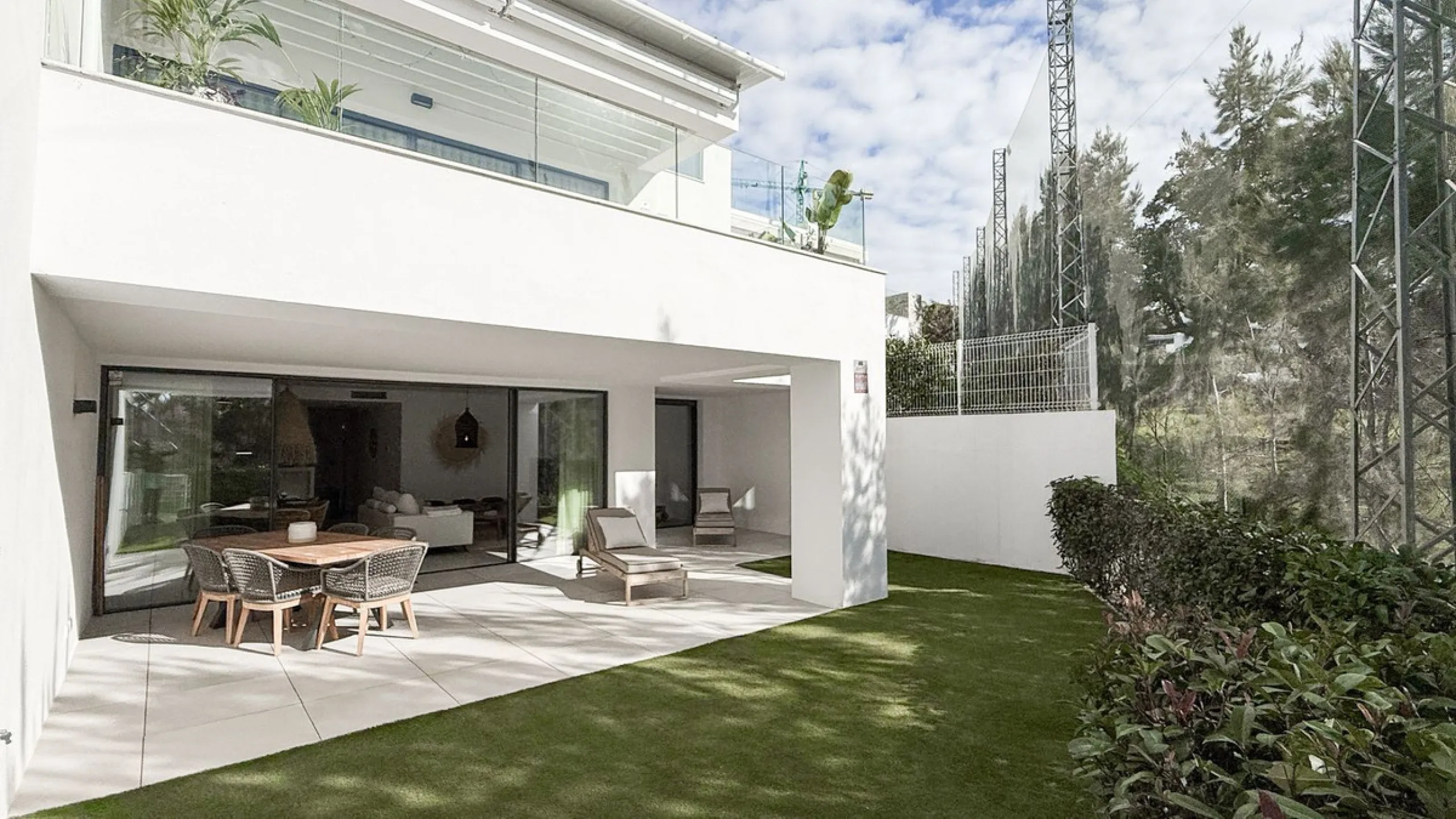 Apartment - Ground Floor Apartment в продаже в Marbella, Málaga. В доме 3 спален и 2 ванных комнат. Площадь дома 139 м². Площадь участка 35 м²